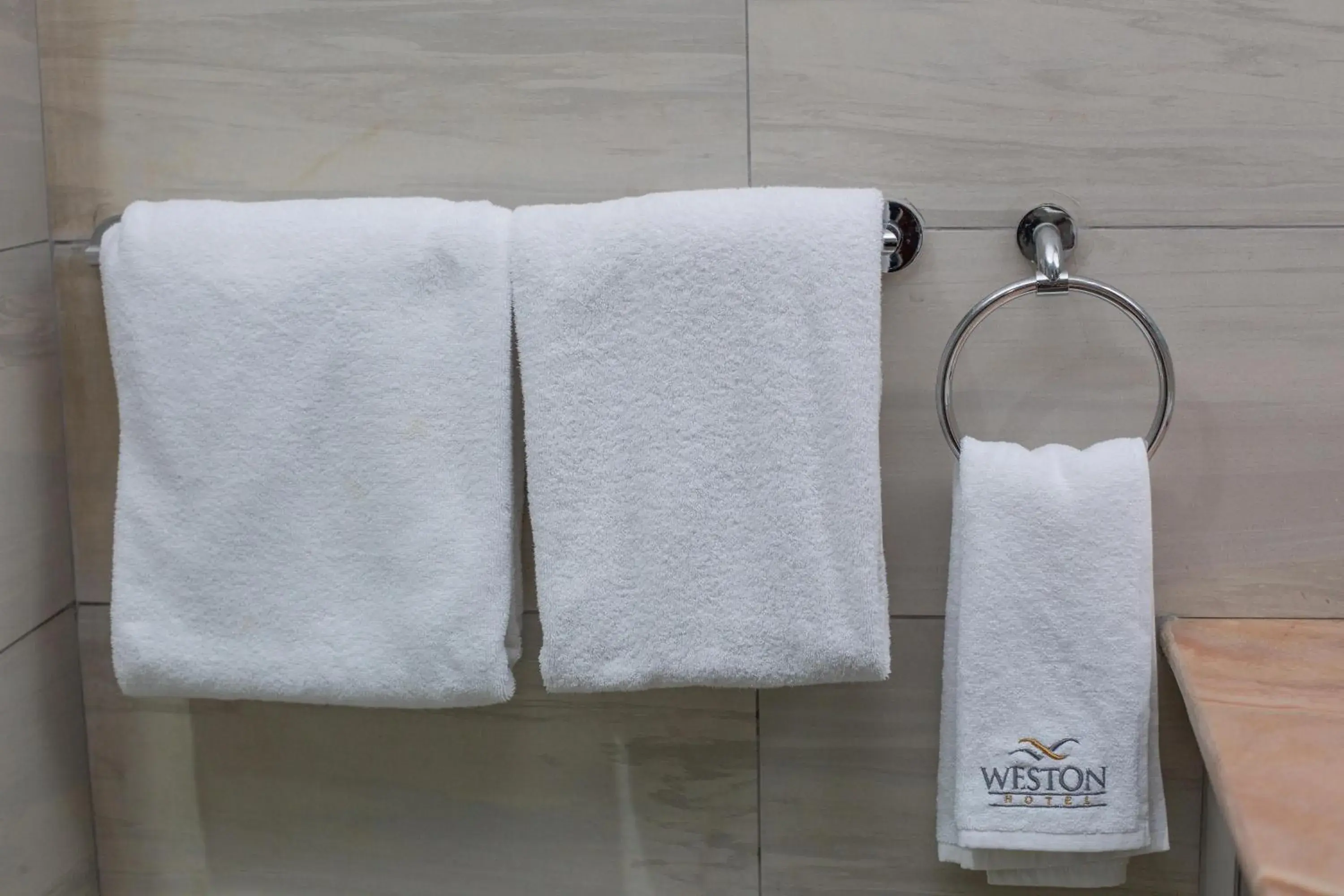 Superior Triple Room in Weston Hotel Superior Triple Room in Weston Hotel