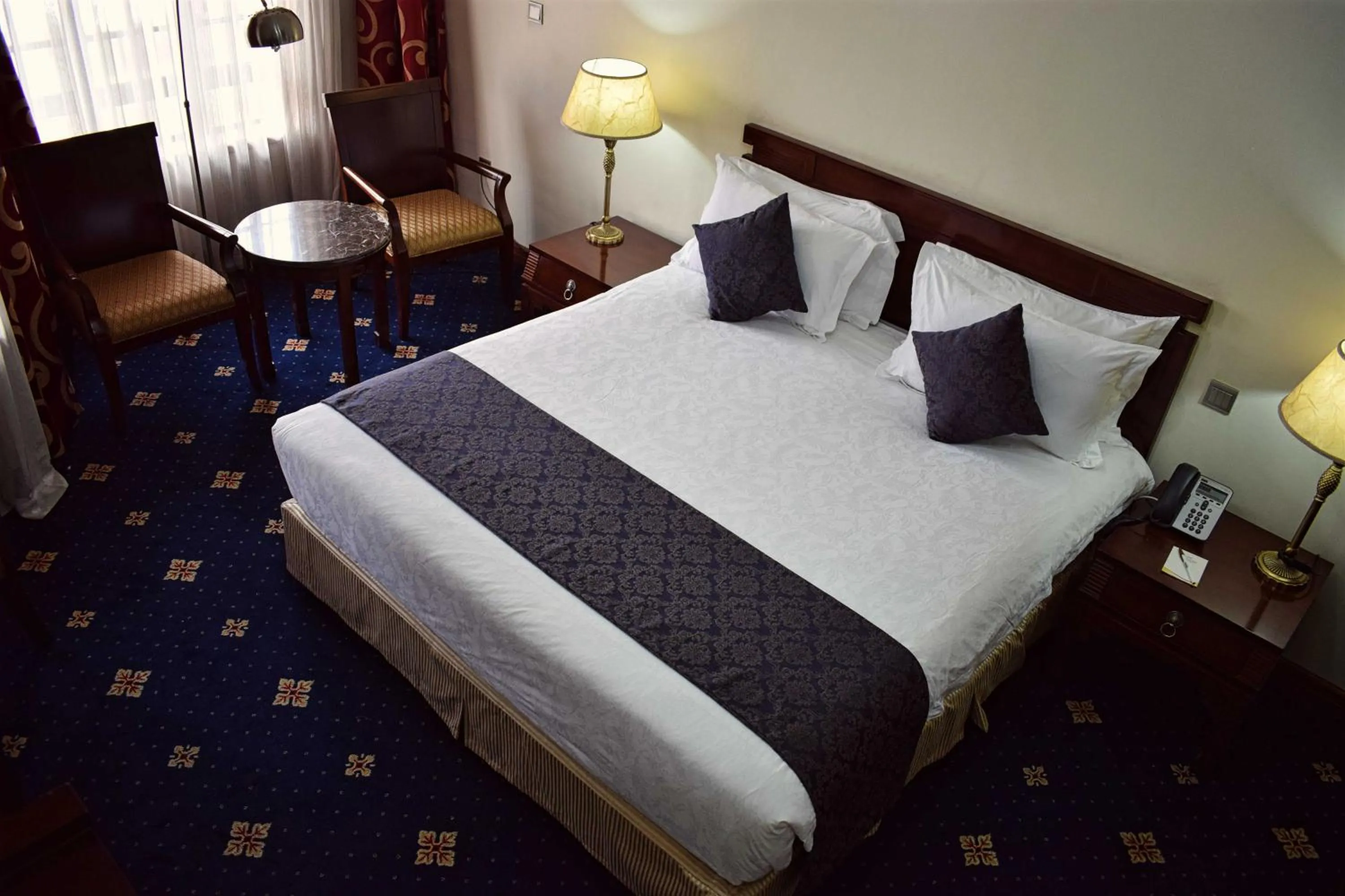 Photo of the whole room, Bed in Weston Hotel