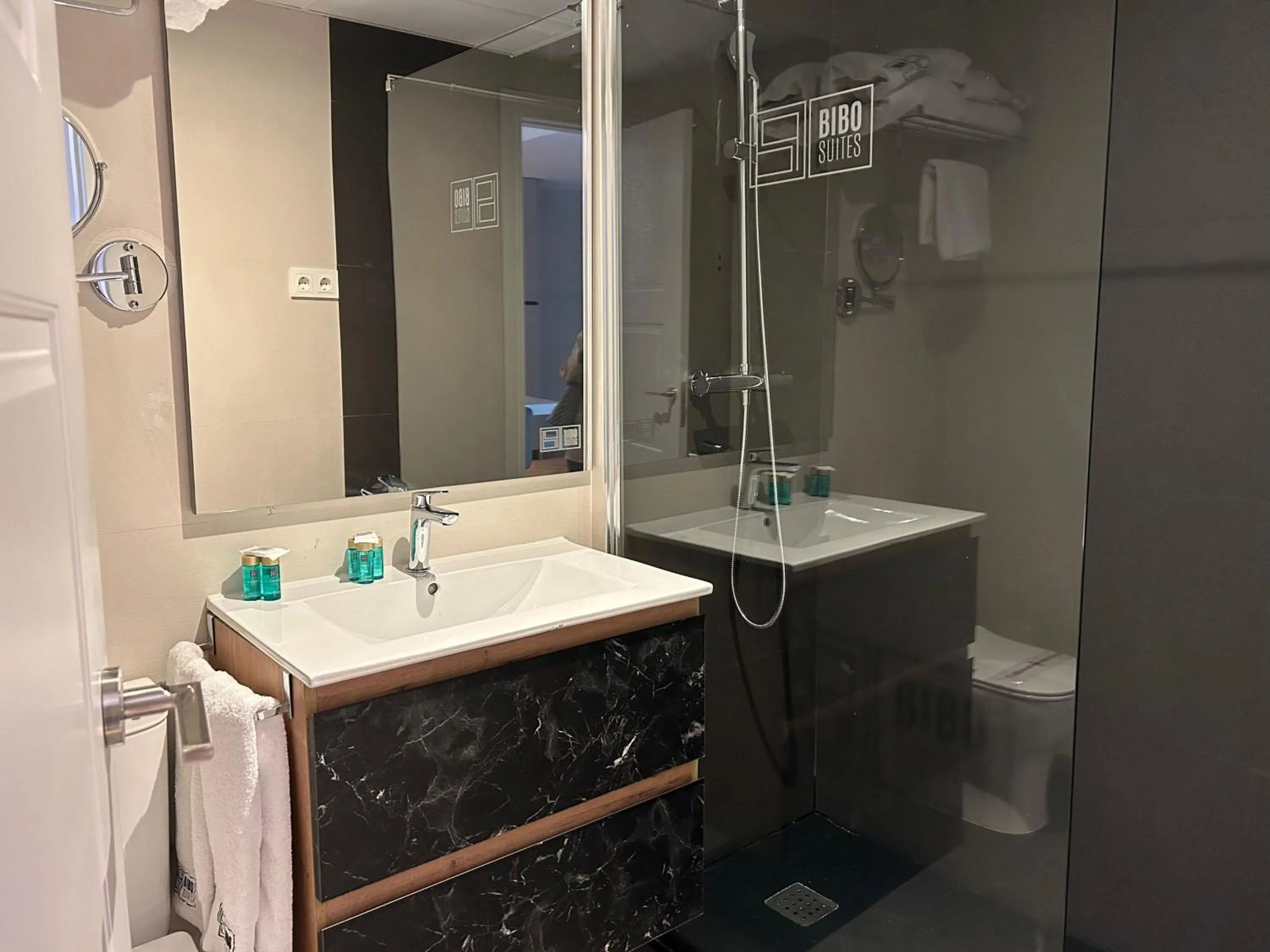 Bathroom in BiBo Suites Palacio de Portago