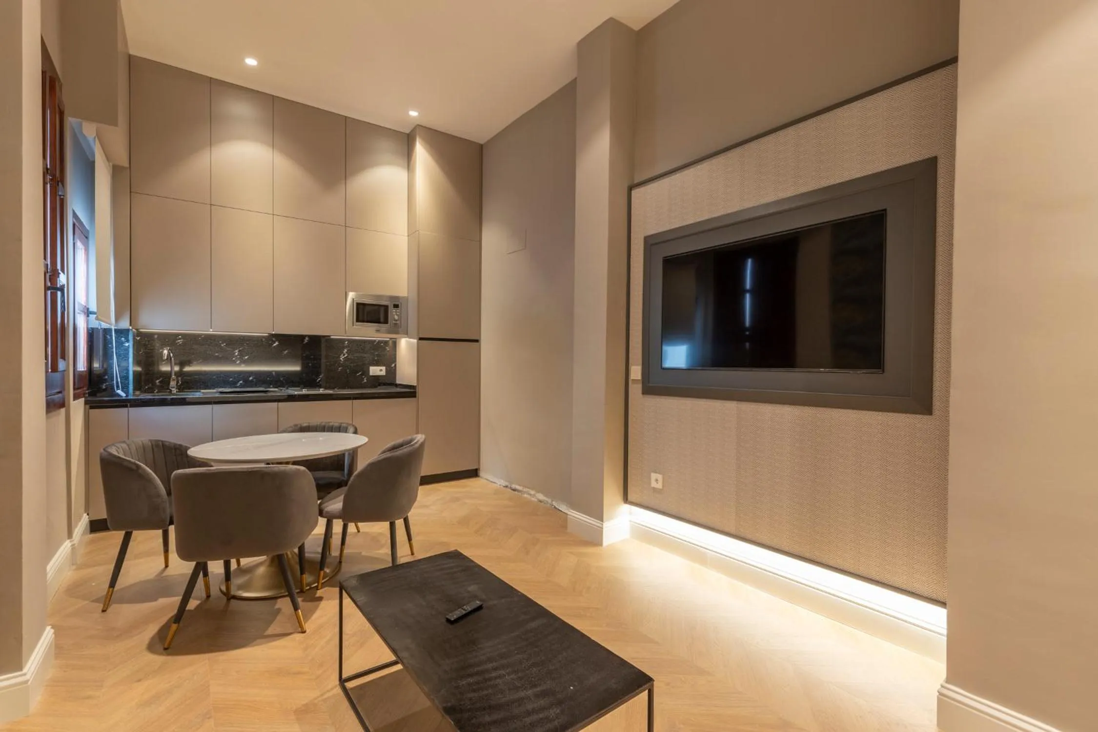 TV and multimedia in BiBo Suites Palacio de Portago