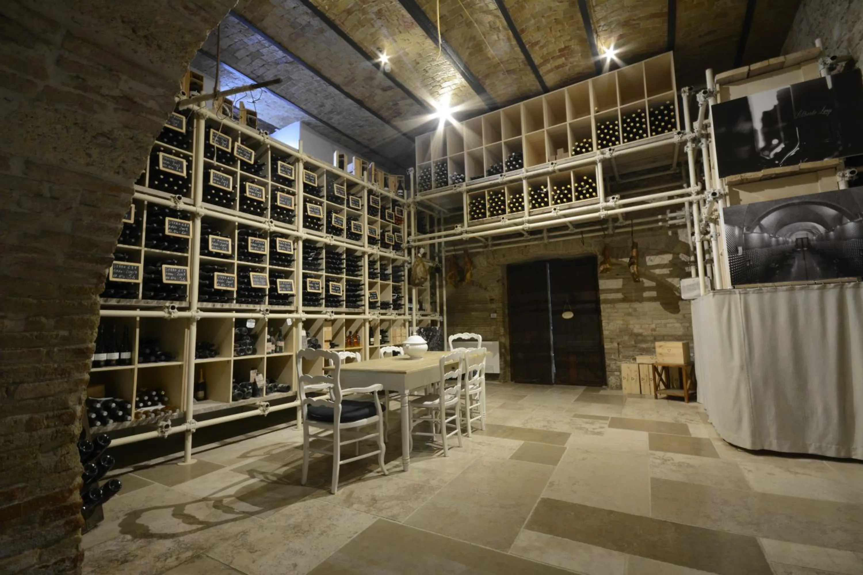 Food and drinks in Masseria Celentano Relais & Agriturismo