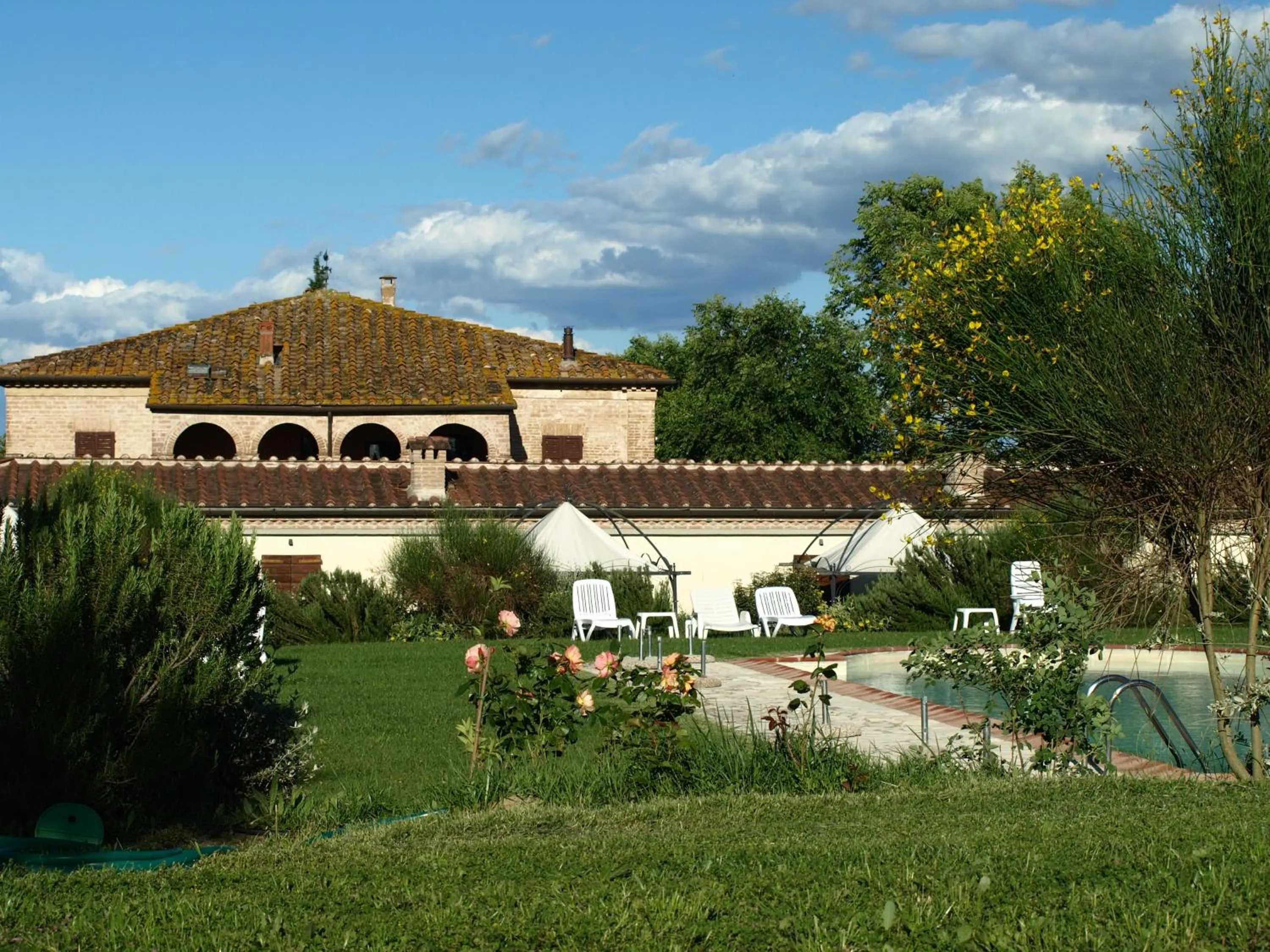 Garden view in Il Canto del Sole