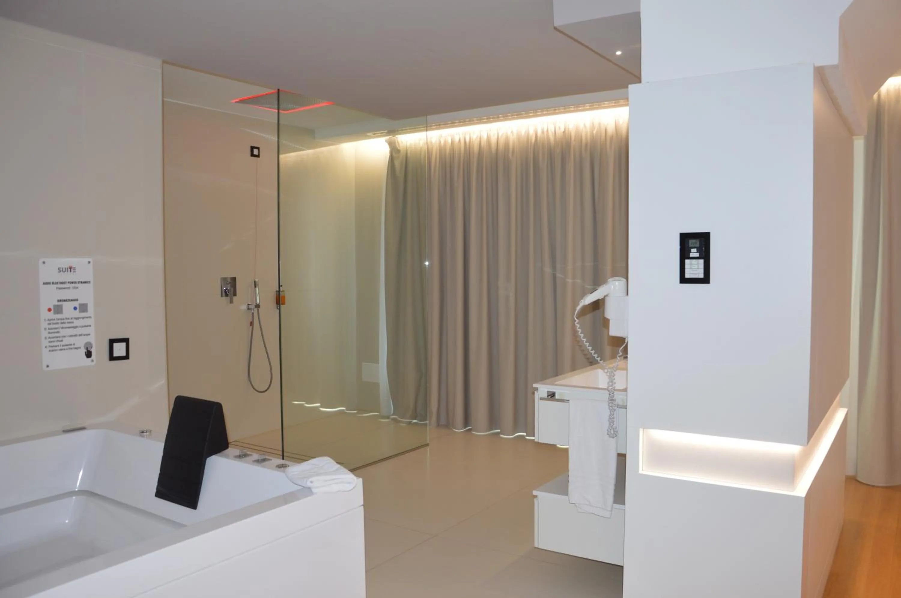 Bathroom in Suite Testani