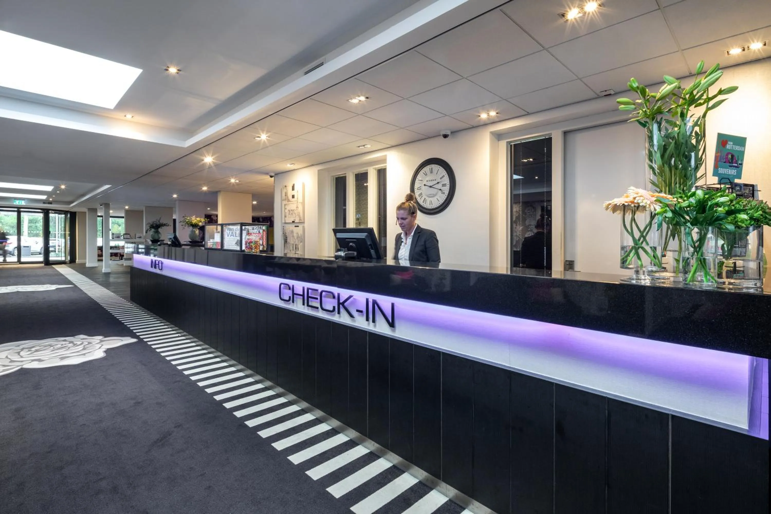 Staff in Van Der Valk Hotel Rotterdam Nieuwerkerk