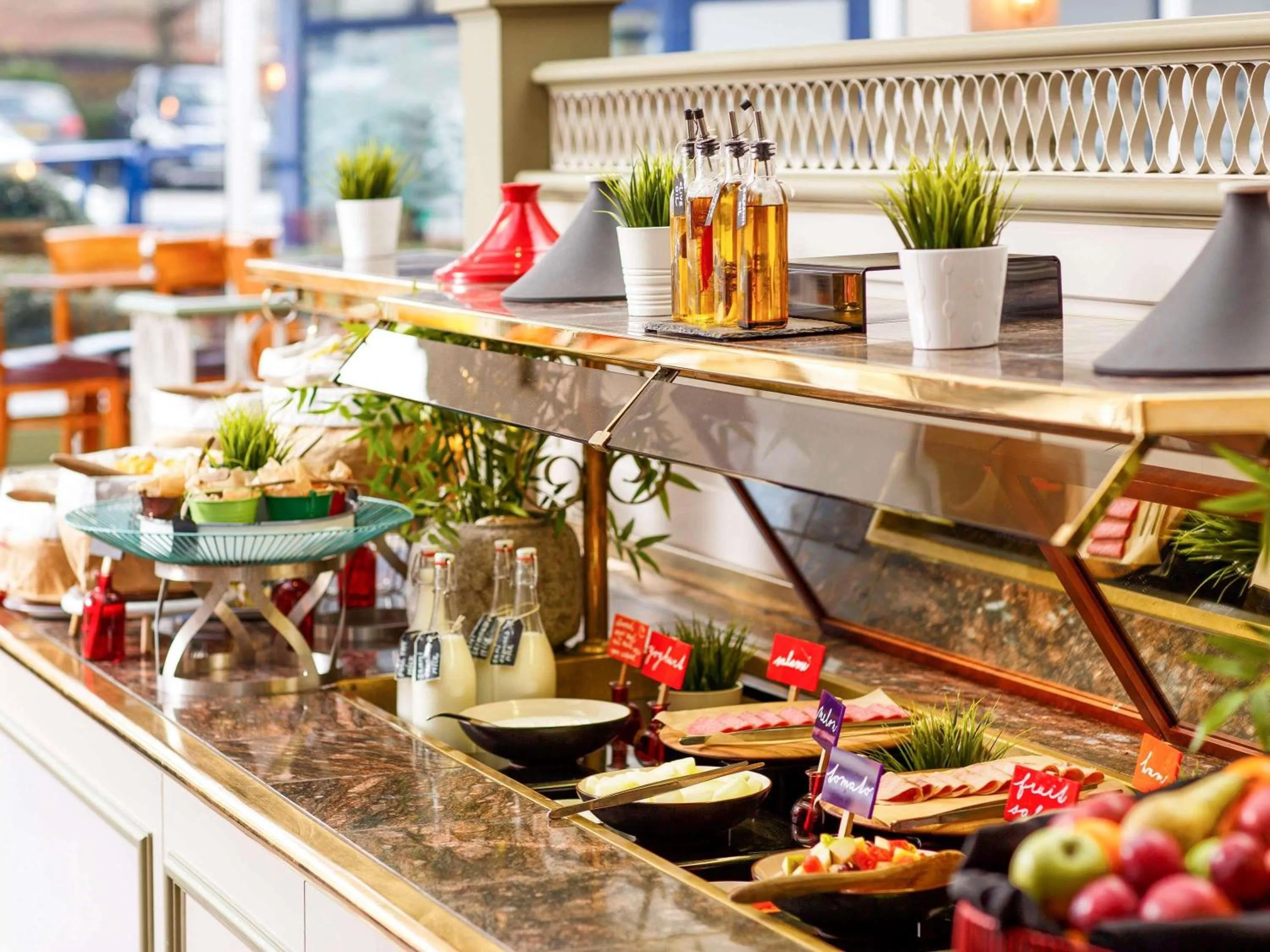 Breakfast in Mercure Bedford Centre Hotel