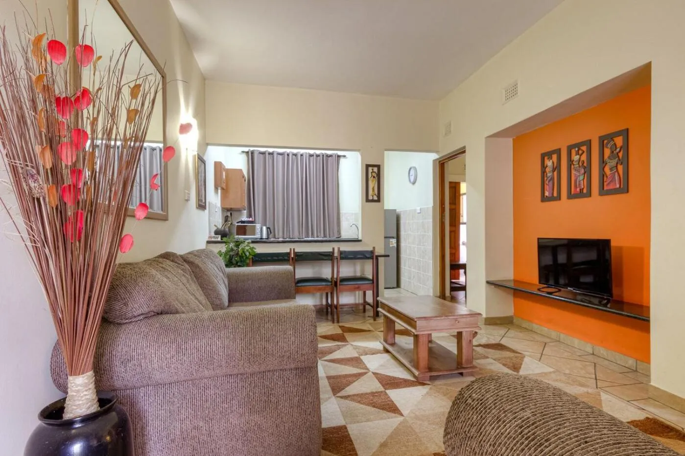 Kitchen or kitchenette in Shonalanga Lodge