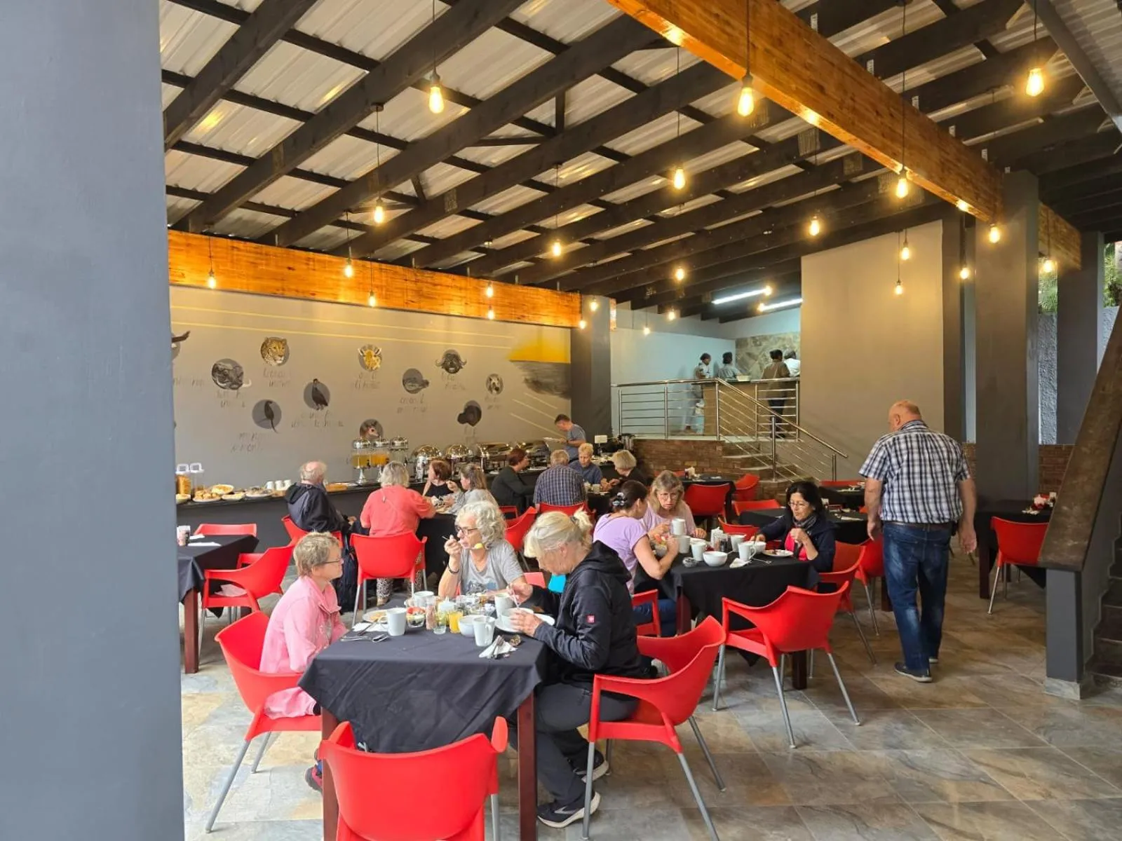 Restaurant/places to eat in Shonalanga Lodge