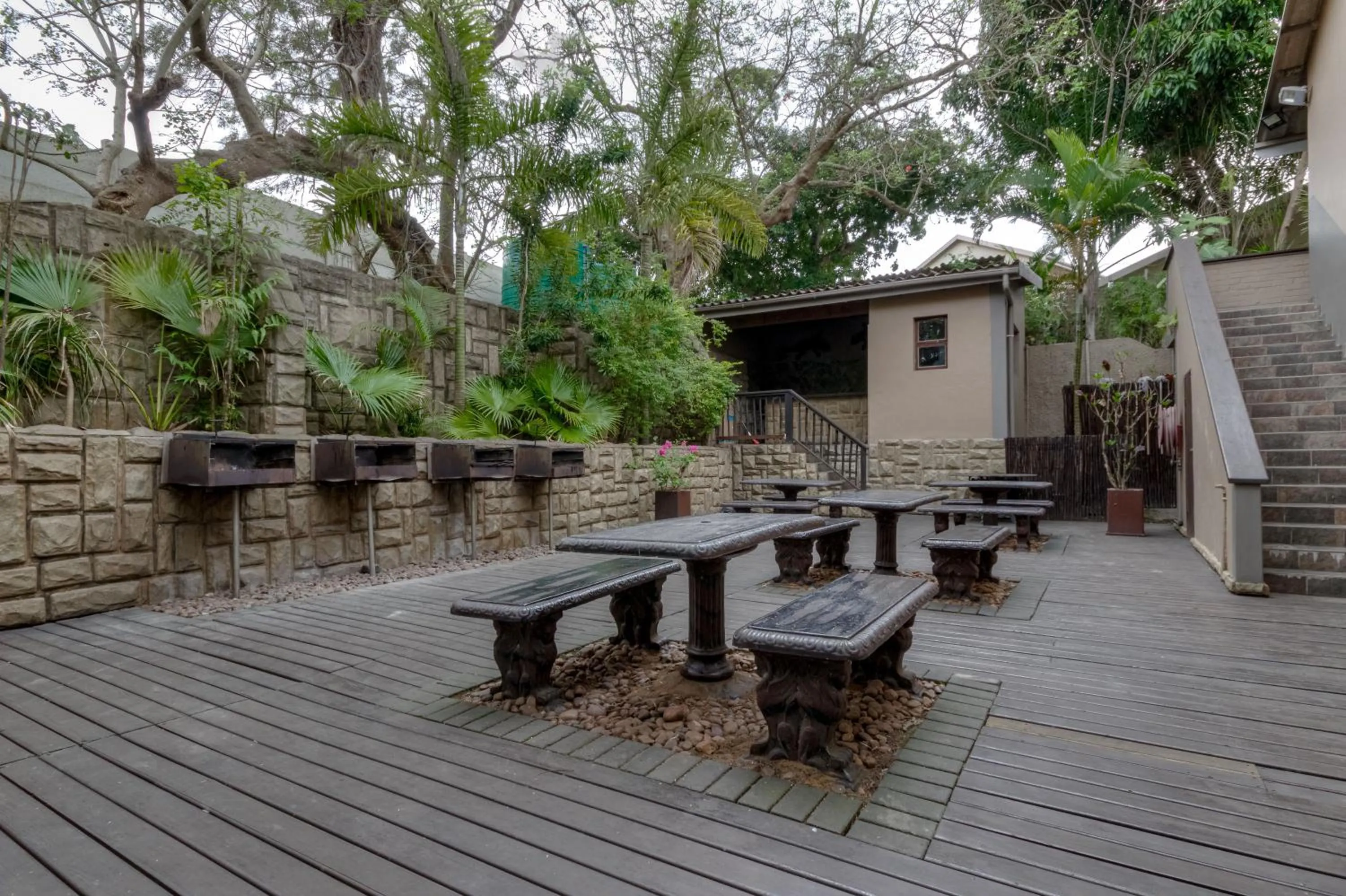 BBQ facilities in Shonalanga Lodge