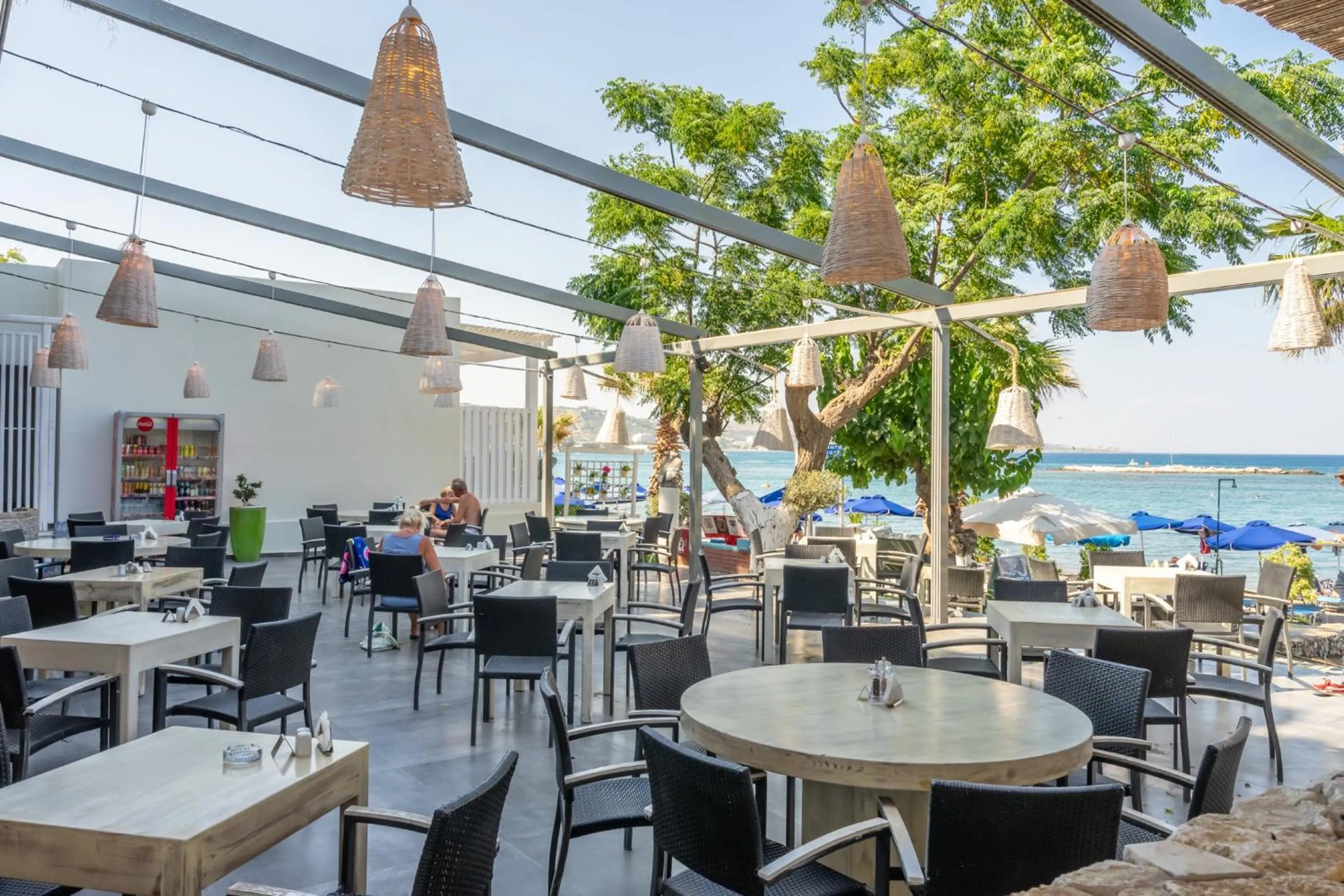 Restaurant/places to eat in Lido Star