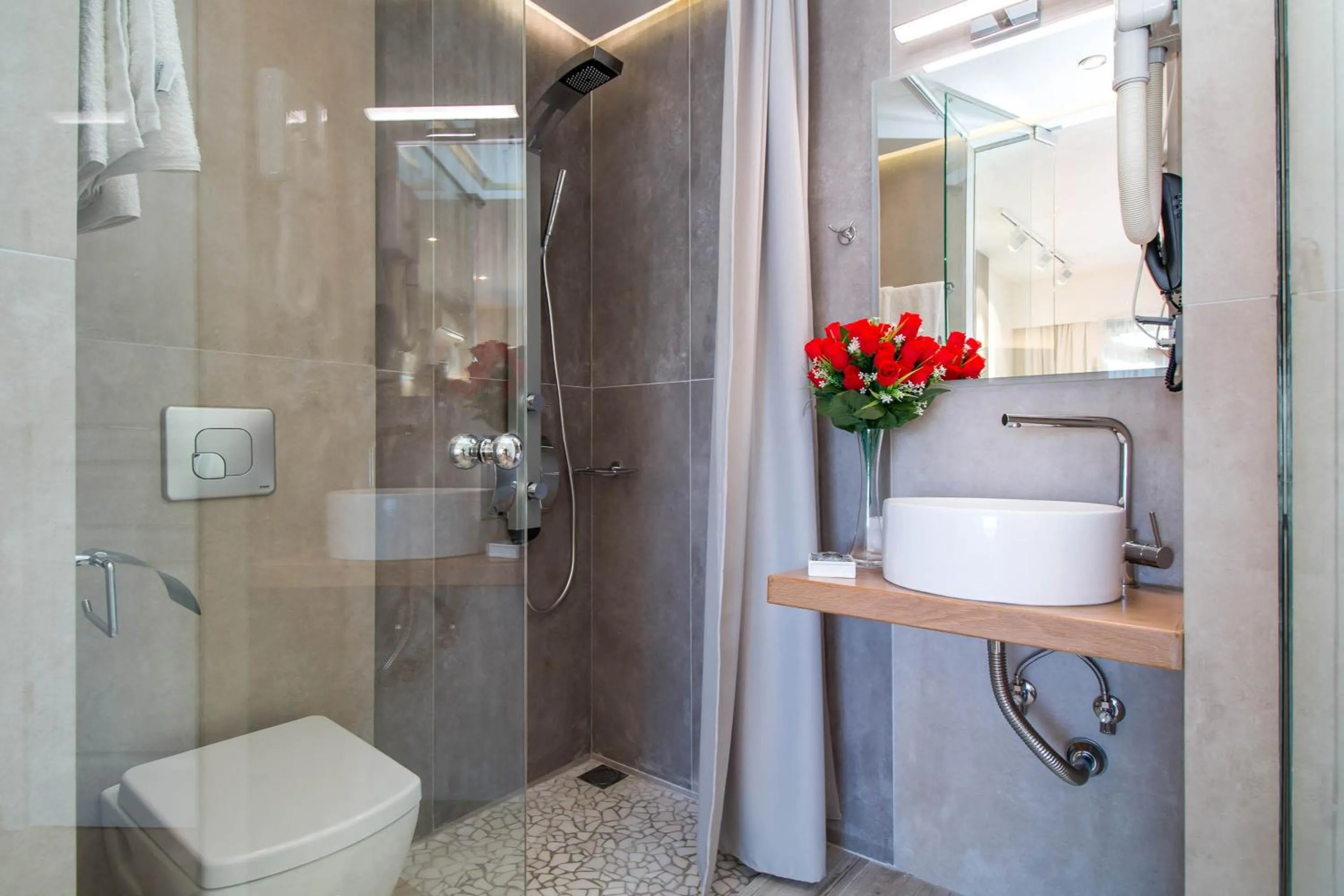 Bathroom in Lido Star