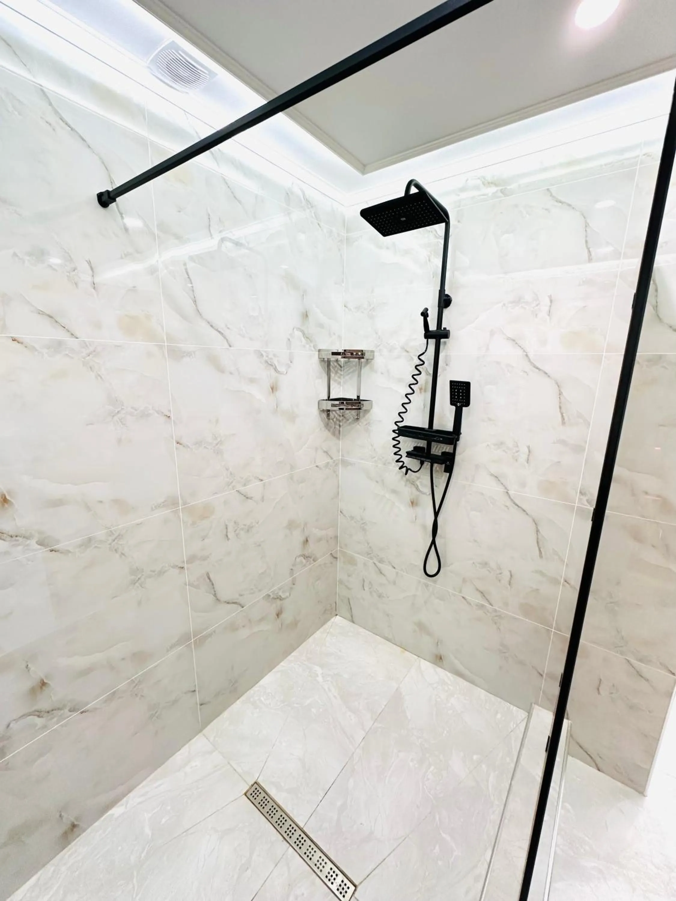 Shower in EMIRS GARDEN Residence