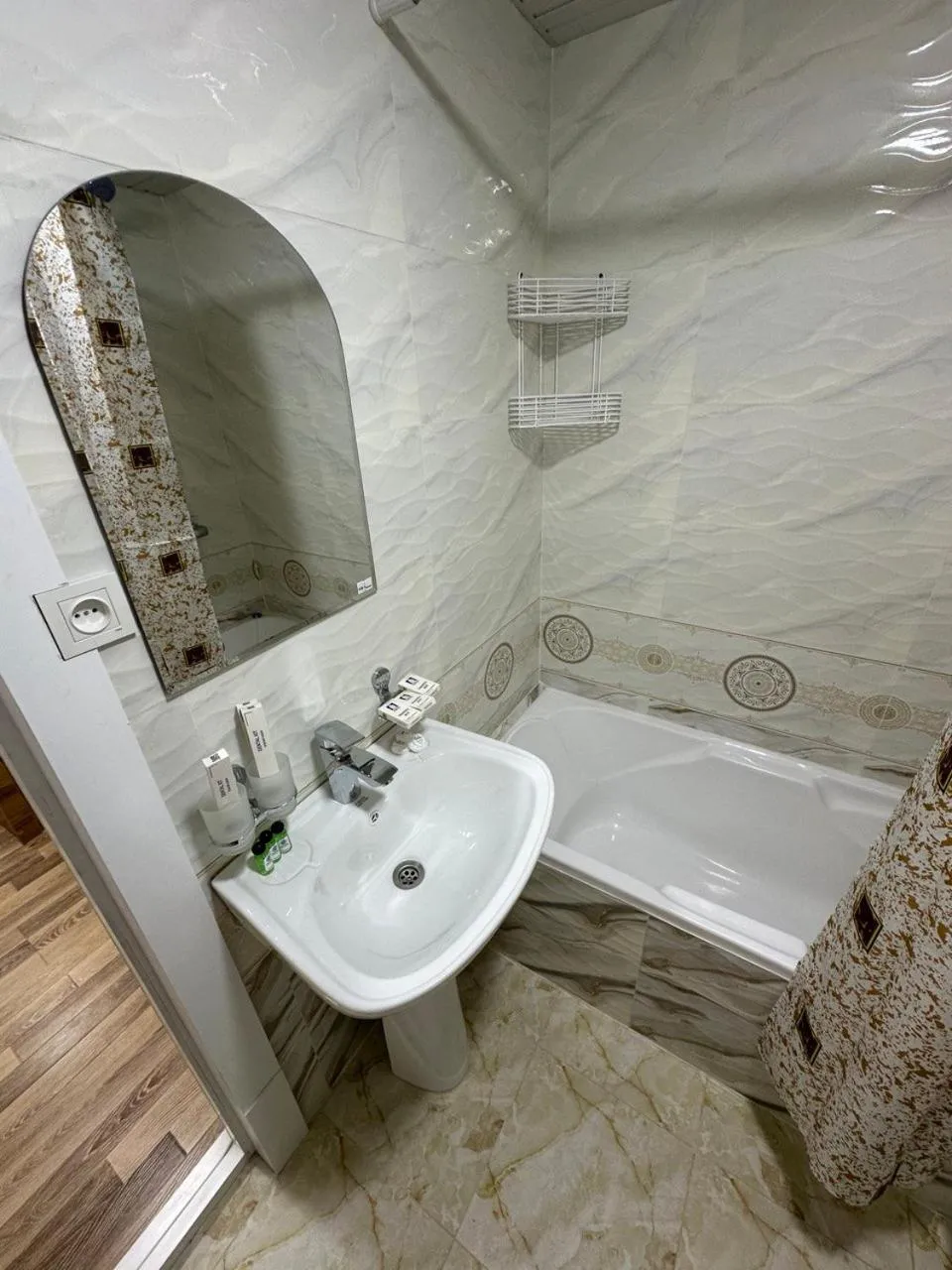 Shower in EMIRS GARDEN Residence