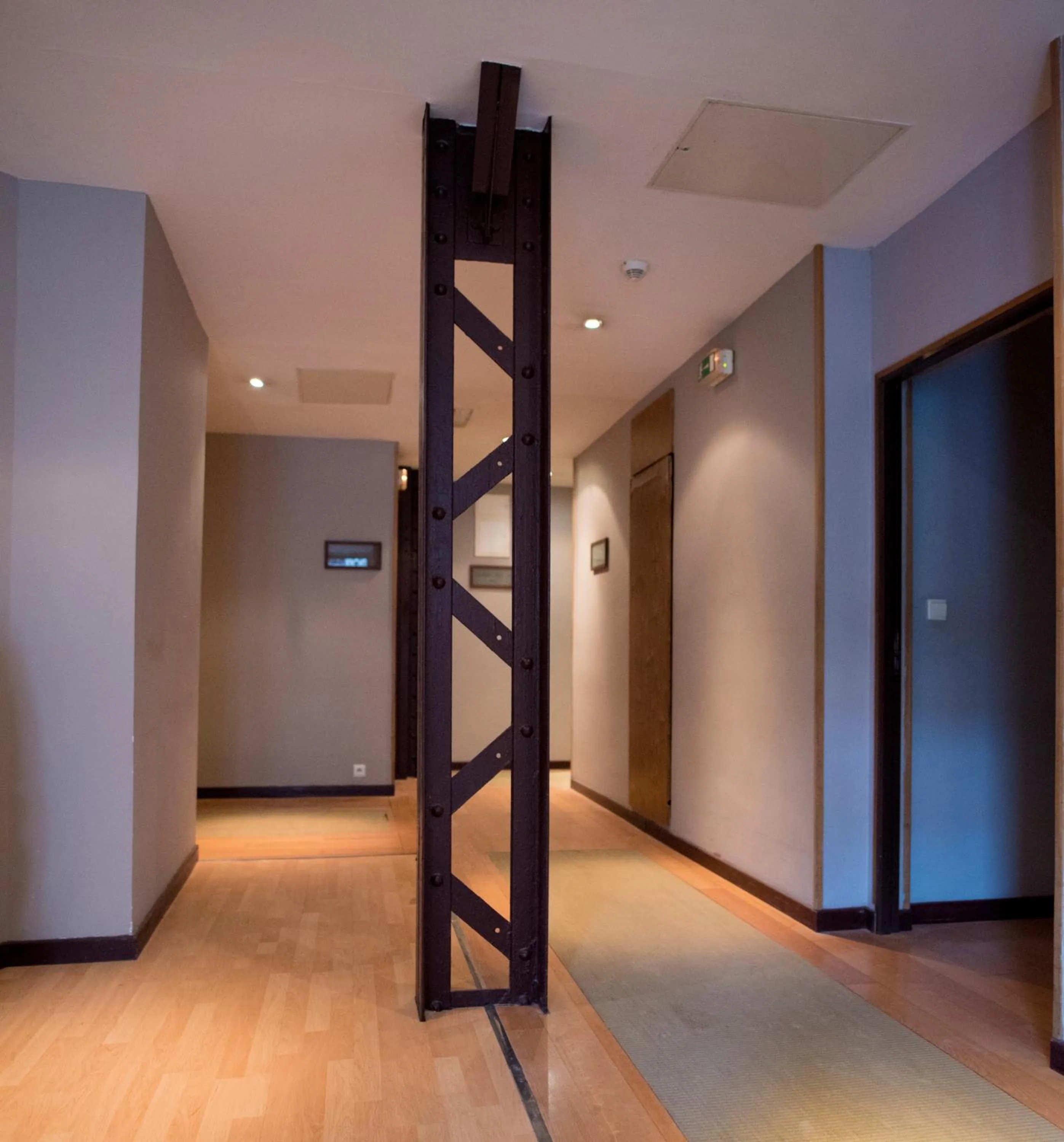 Decorative detail in Le Louvre Hotel & Spa