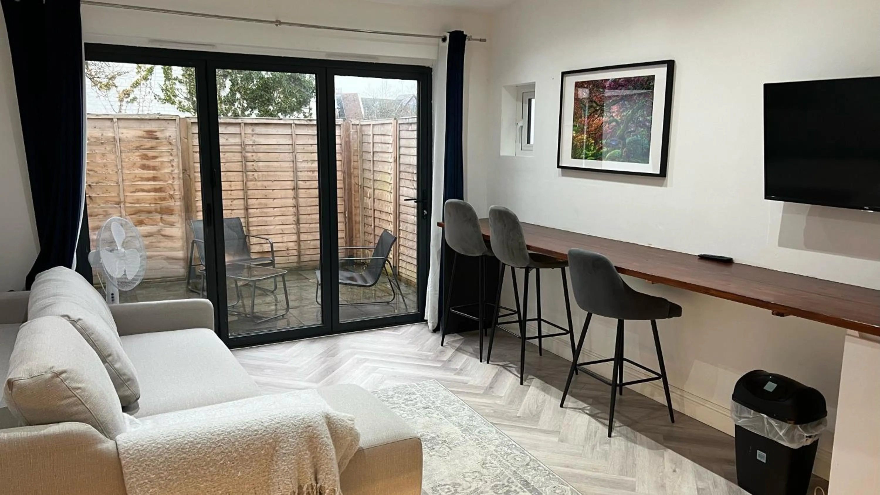 London Studios and Suites