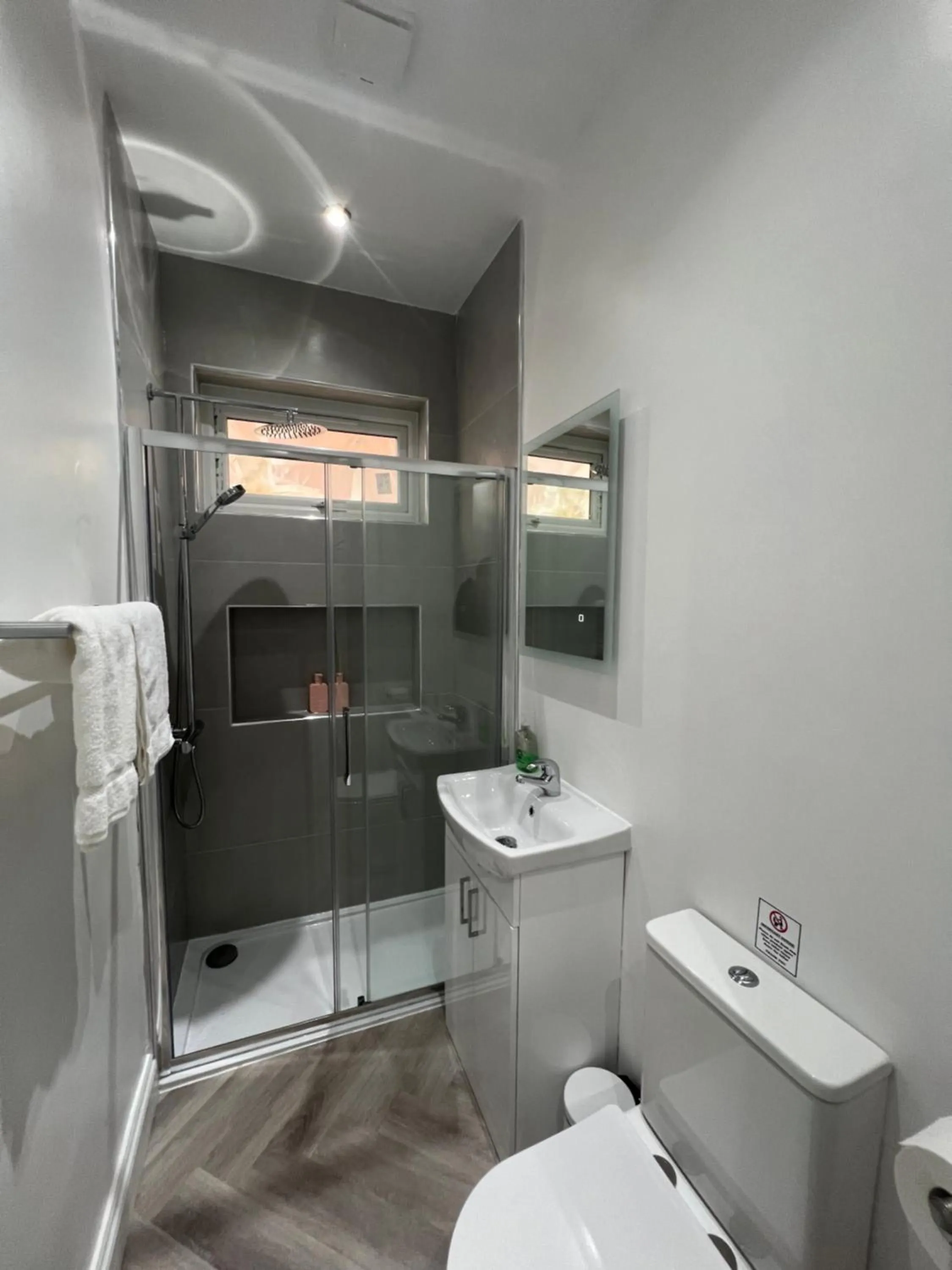 London Studios and Suites