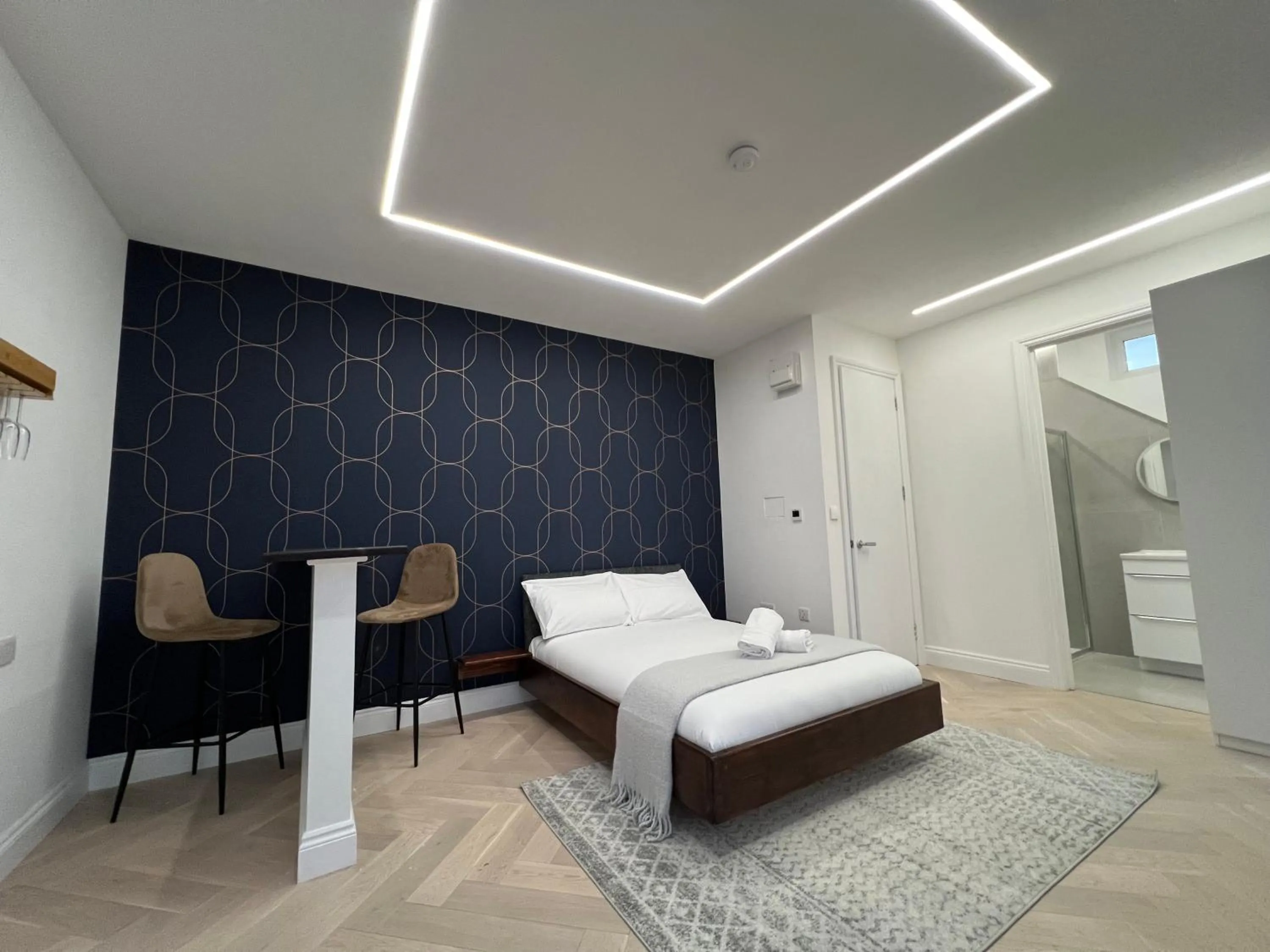 London Studios and Suites