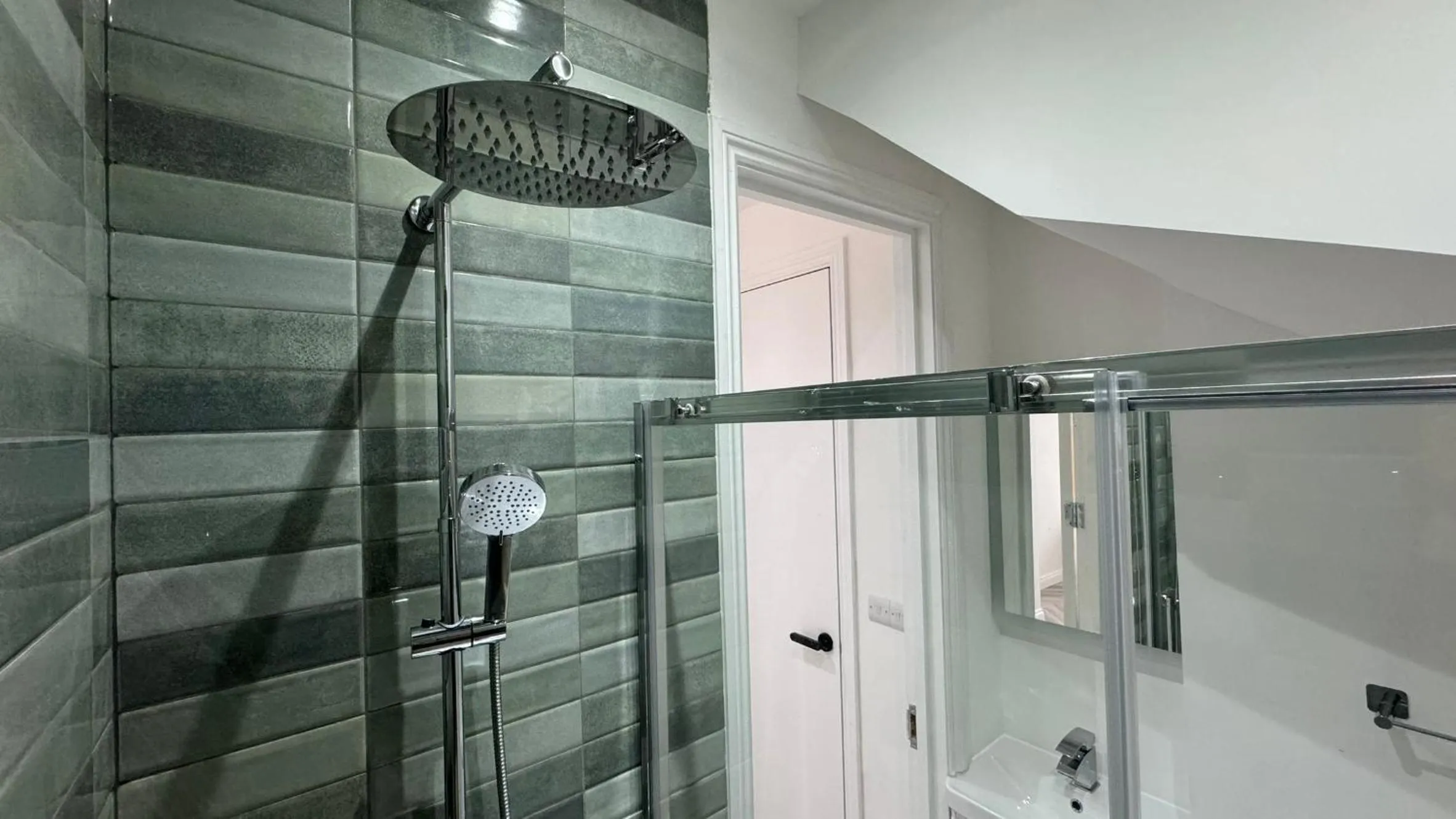 London Studios and Suites