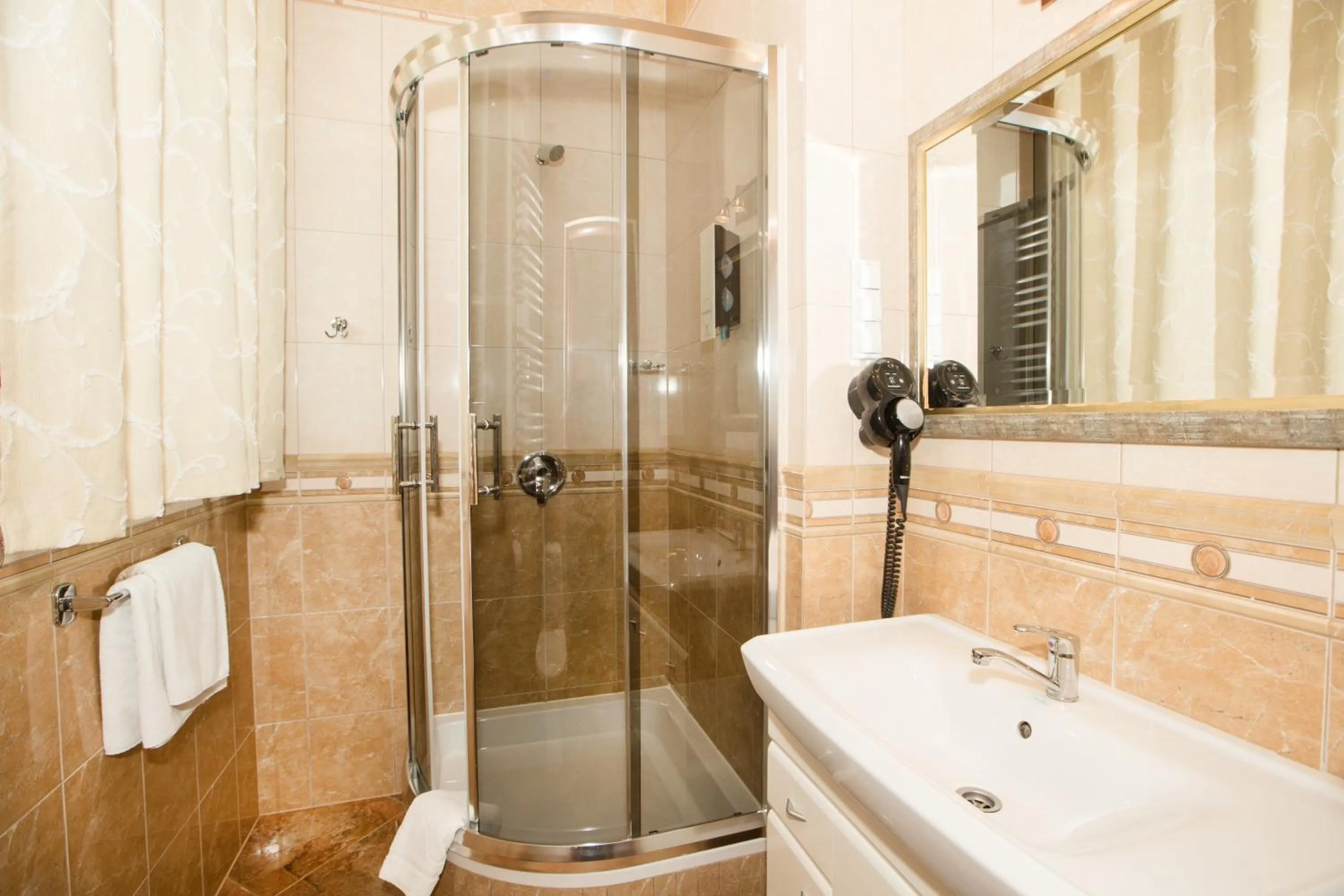 Shower in Dwór Hetman