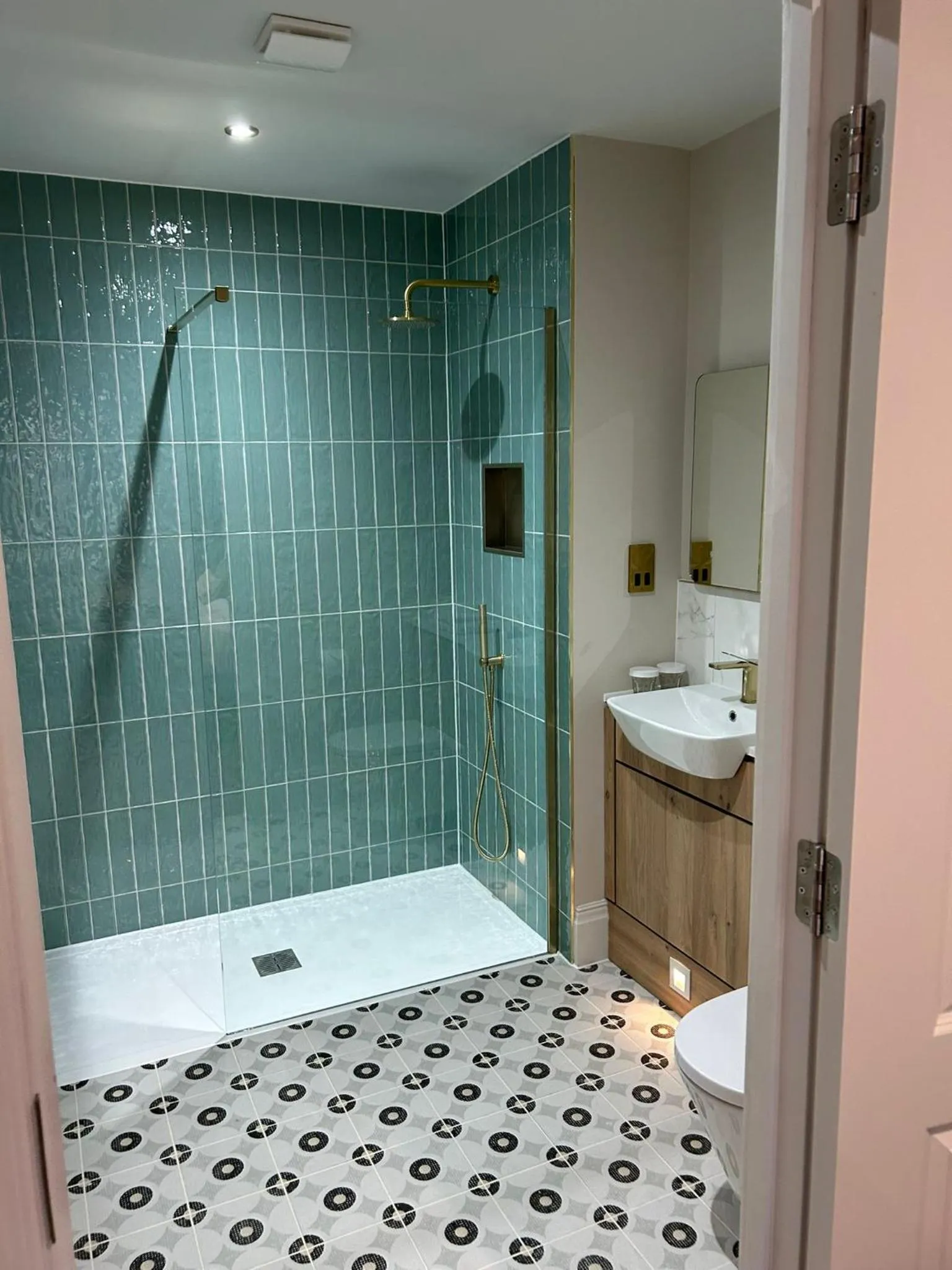 Shower in The Hillbrook Hotel & Spa - Sherborne