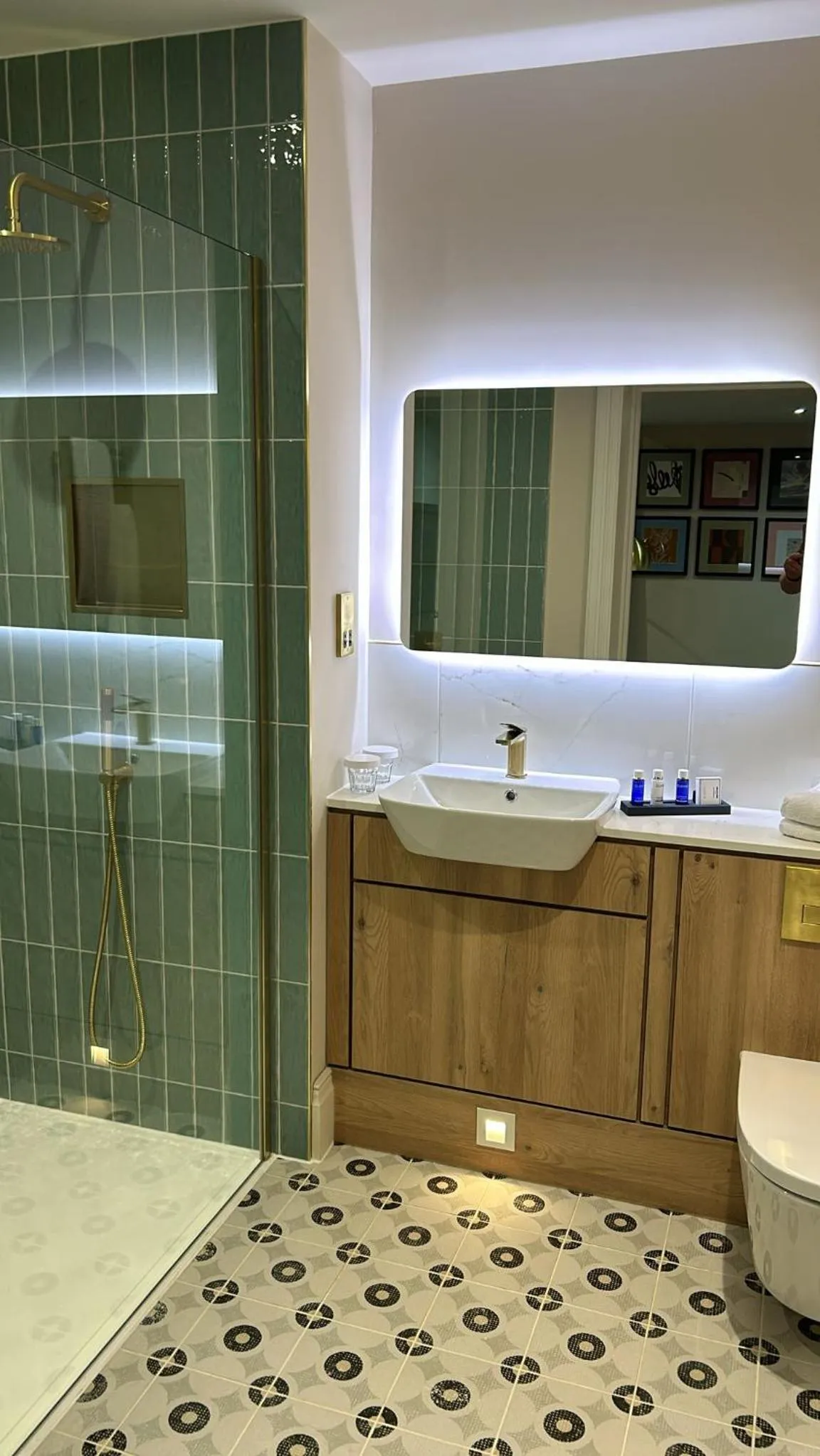 Shower in The Hillbrook Hotel & Spa - Sherborne