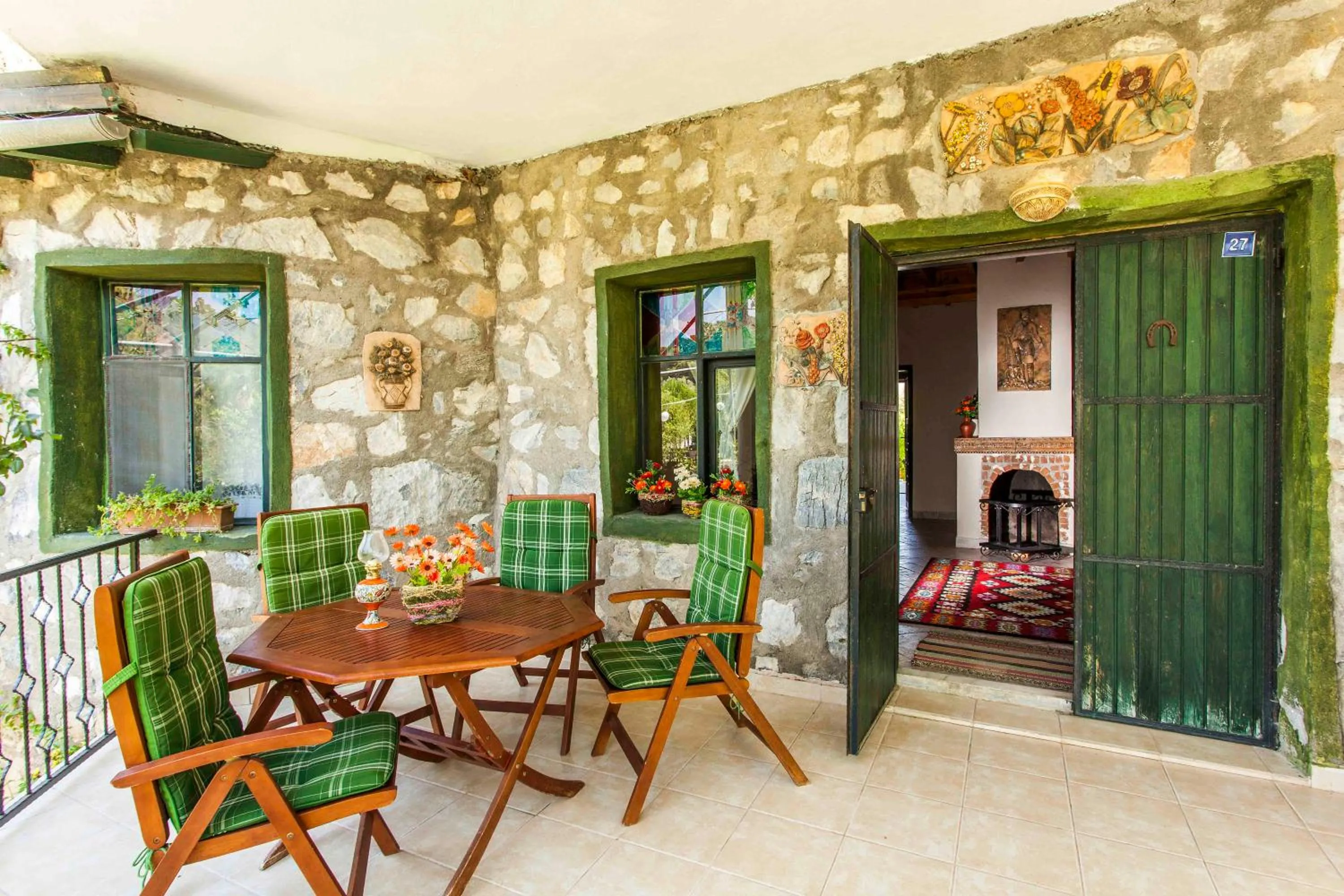 Facade/entrance in Otantik Tas Ev