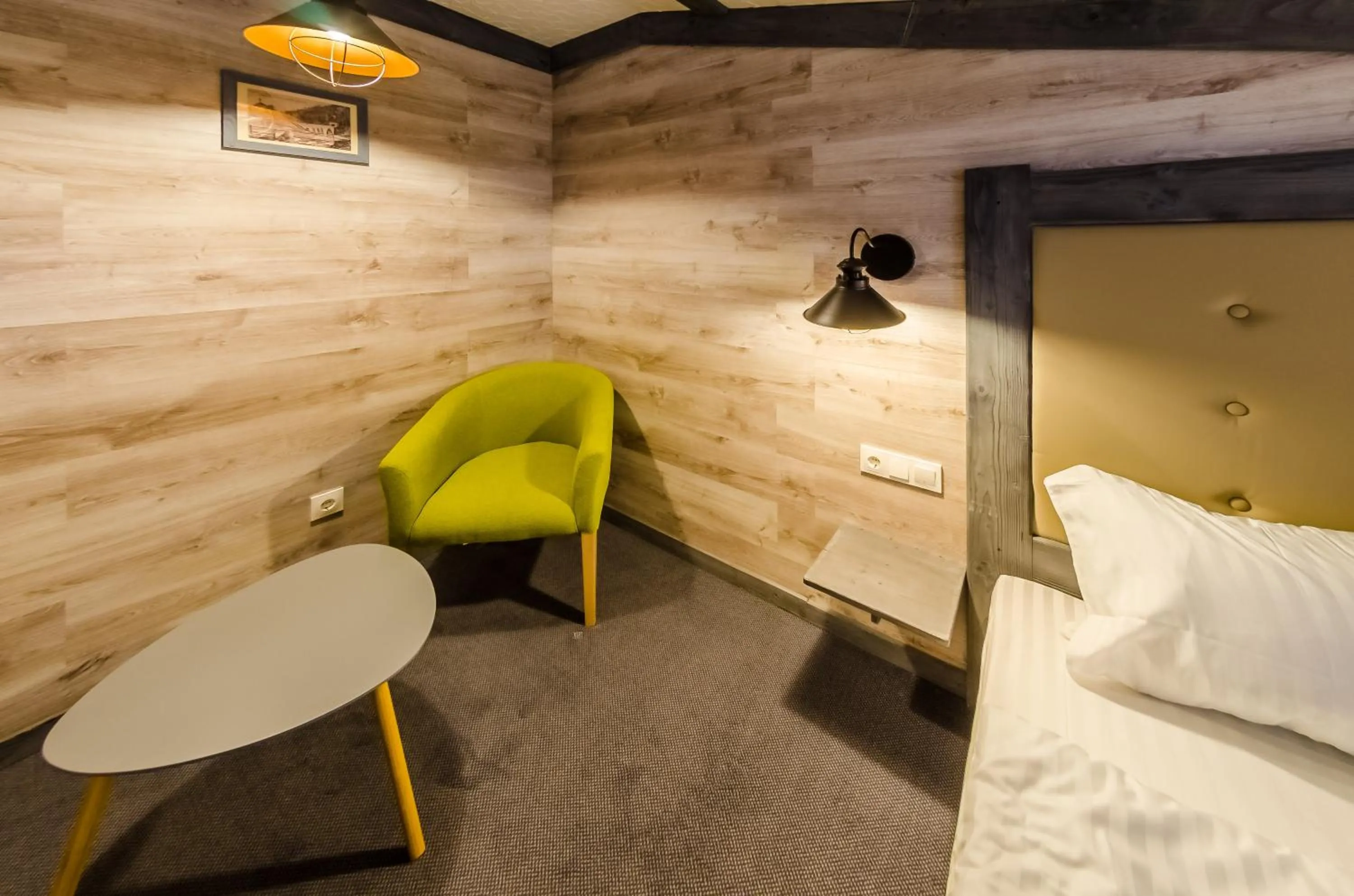 Photo of the whole room, Bed in Chalet CrepDeChine Hotel