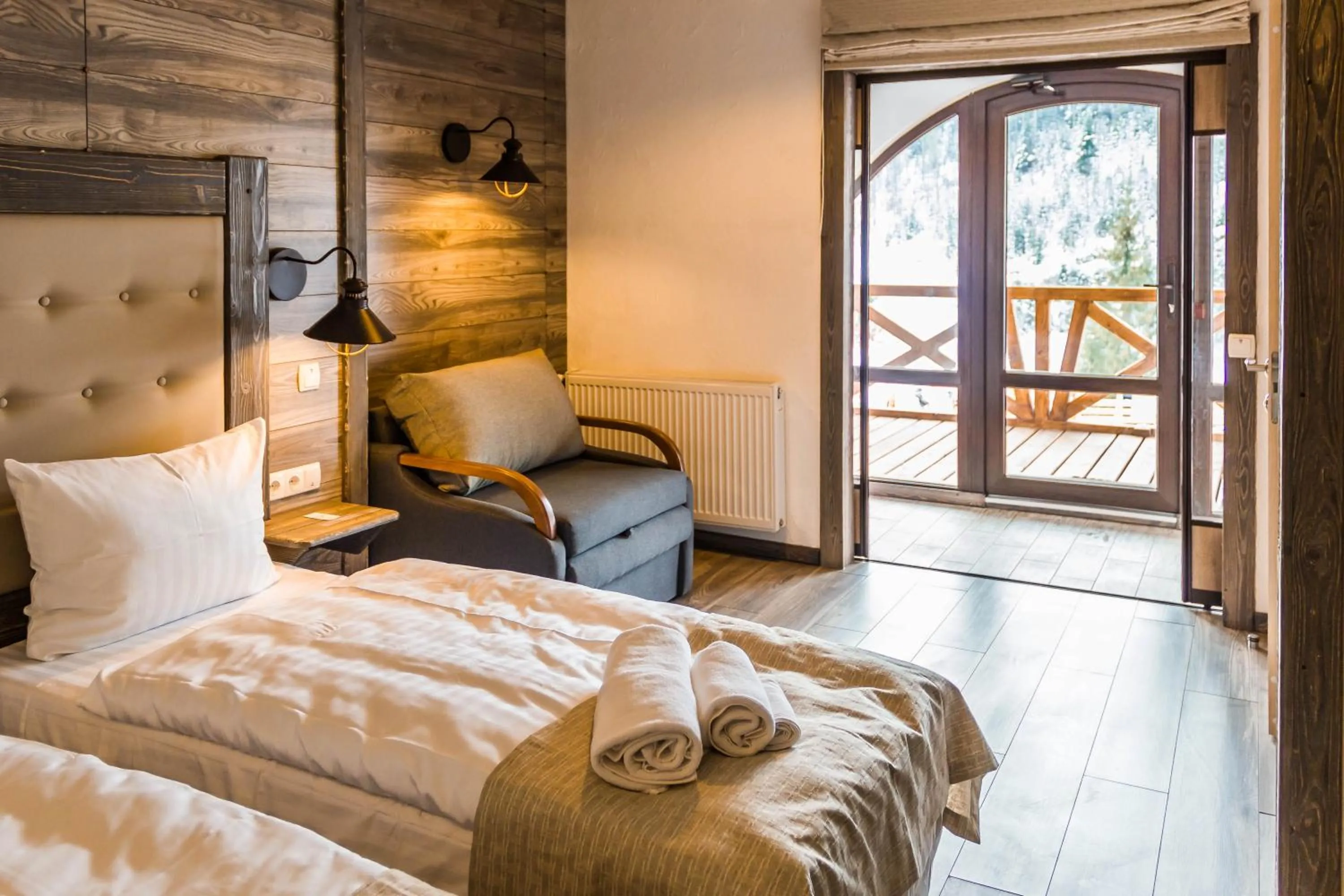 Photo of the whole room, Bed in Chalet CrepDeChine Hotel