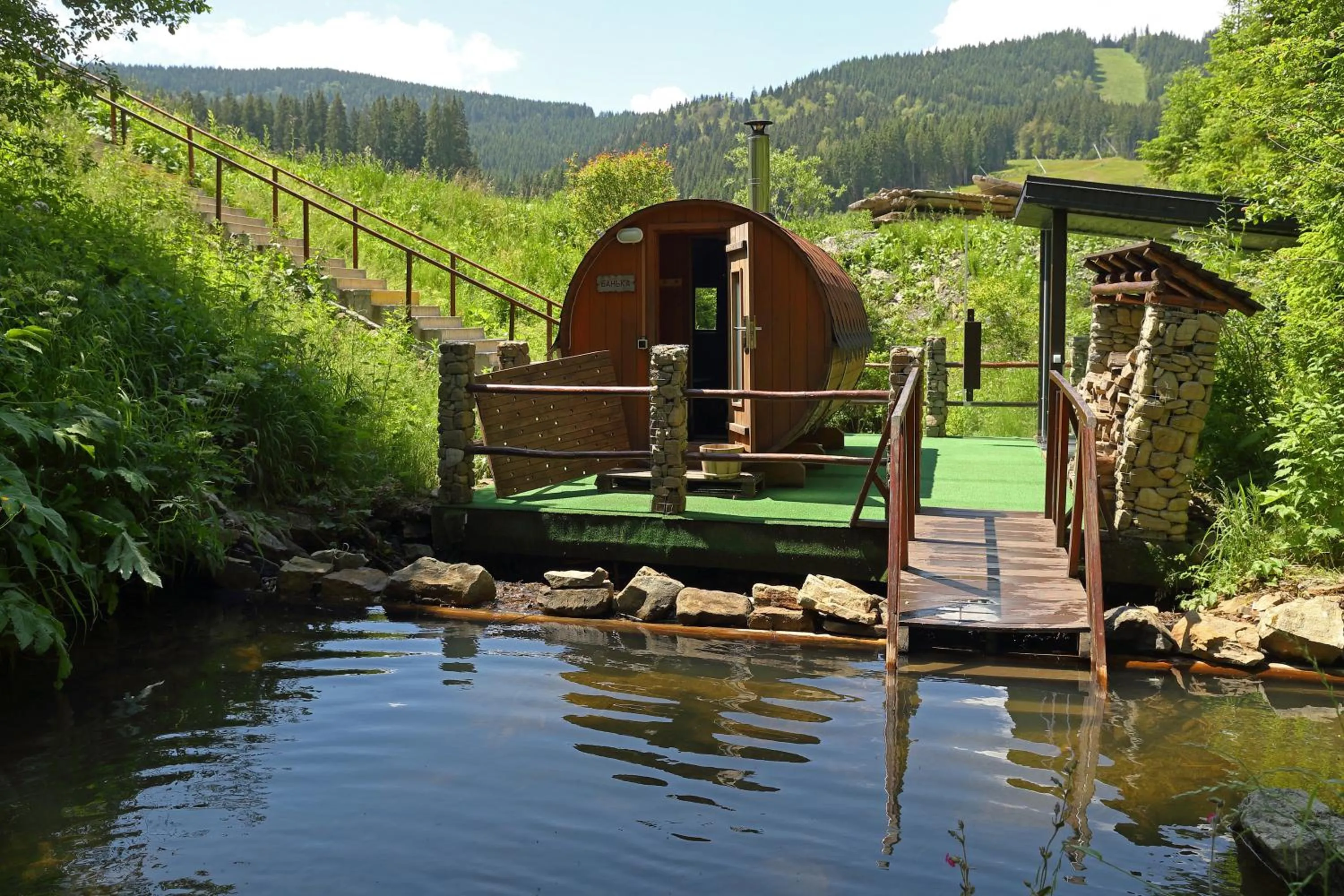 Sauna in Chalet CrepDeChine Hotel