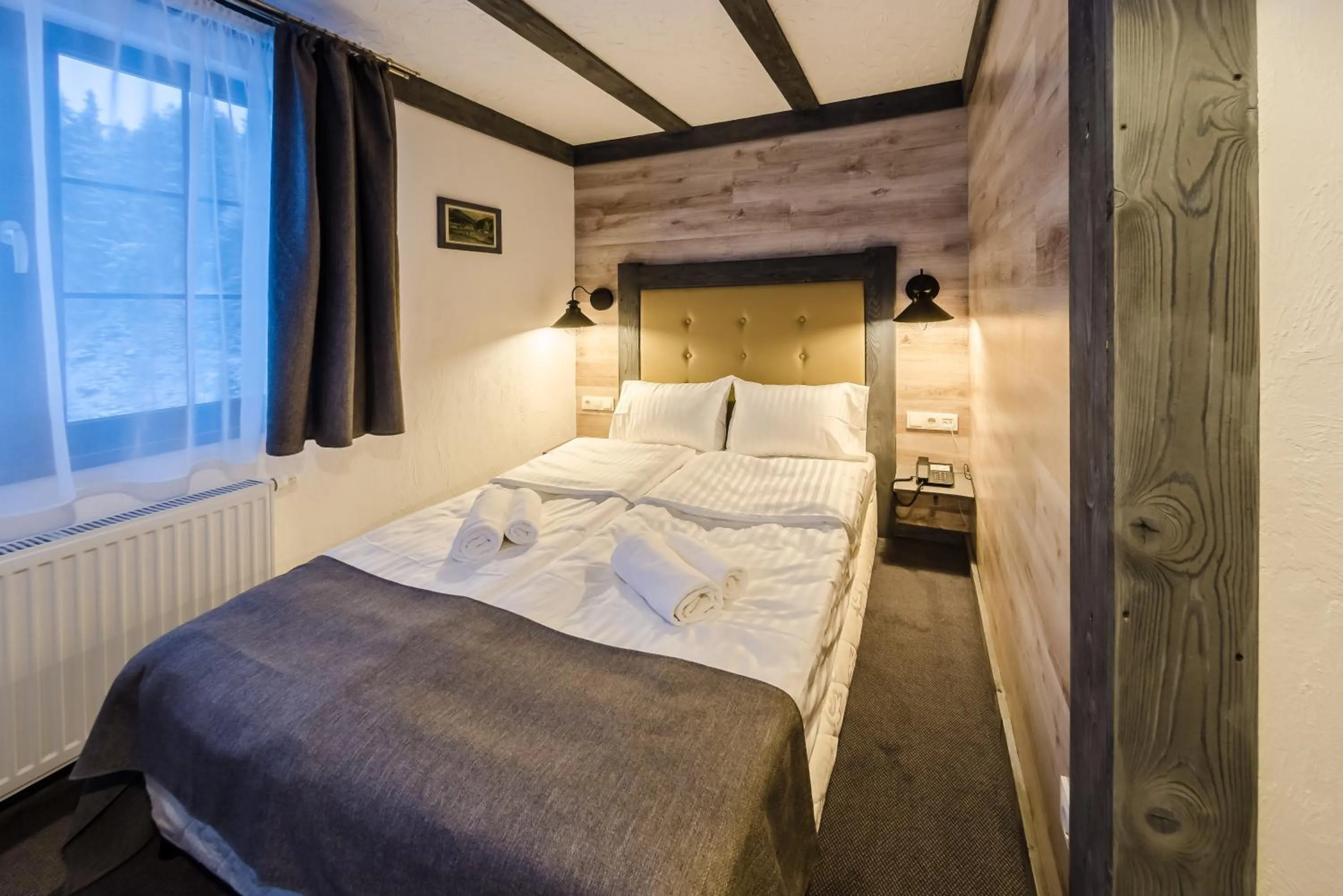 Photo of the whole room, Bed in Chalet CrepDeChine Hotel