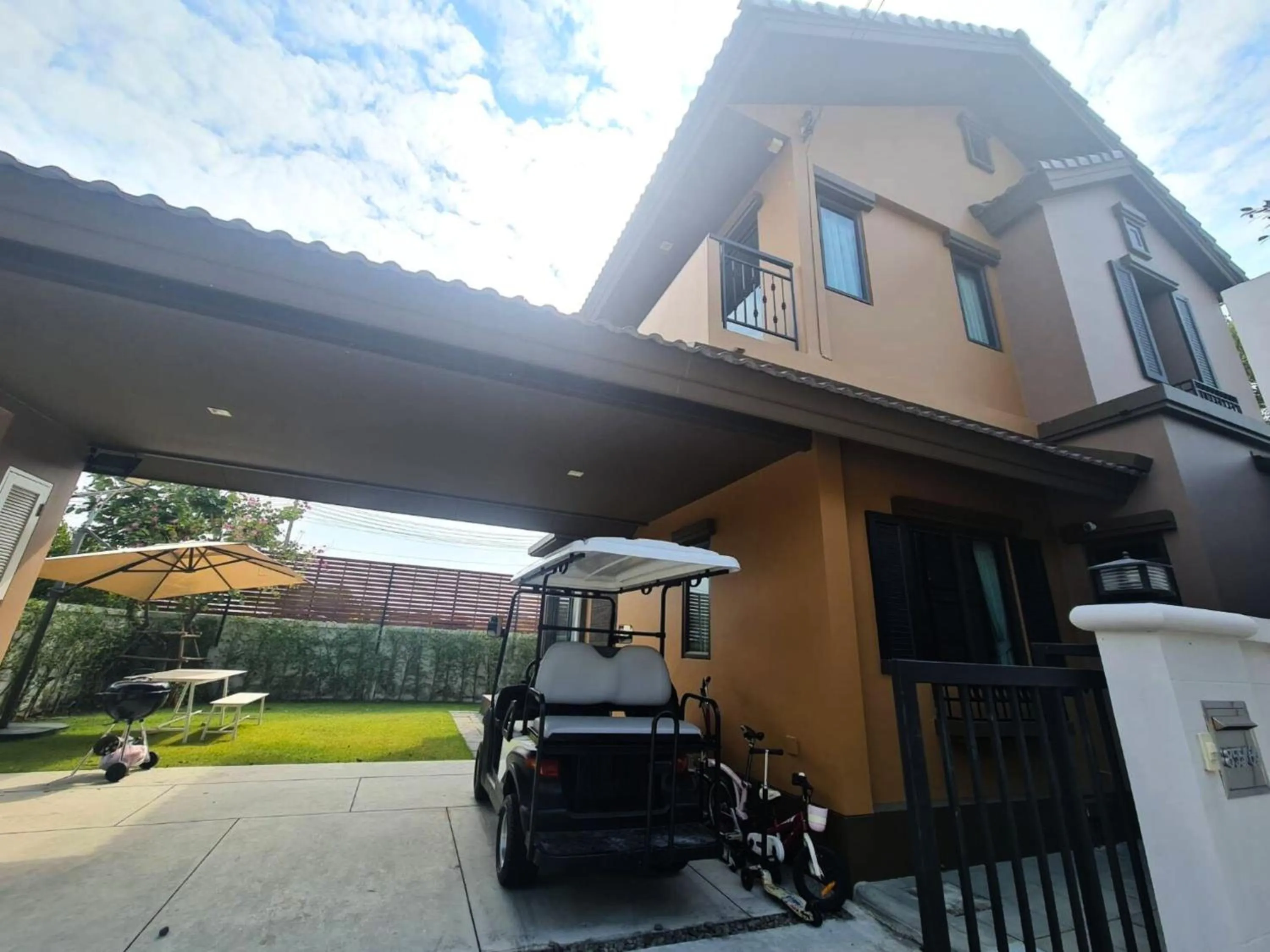 Facade/entrance in Castello Di Mare