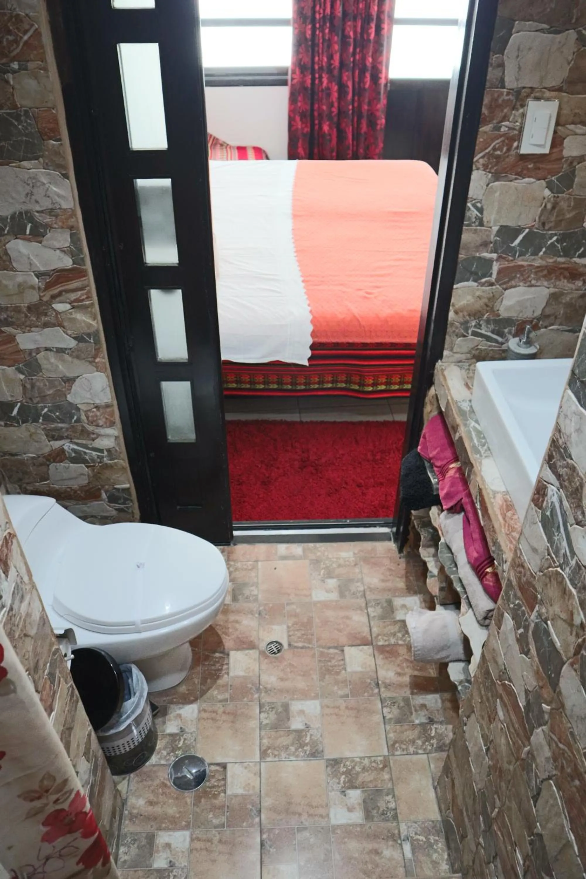 Bathroom in Cusco Bed and Breakfast
