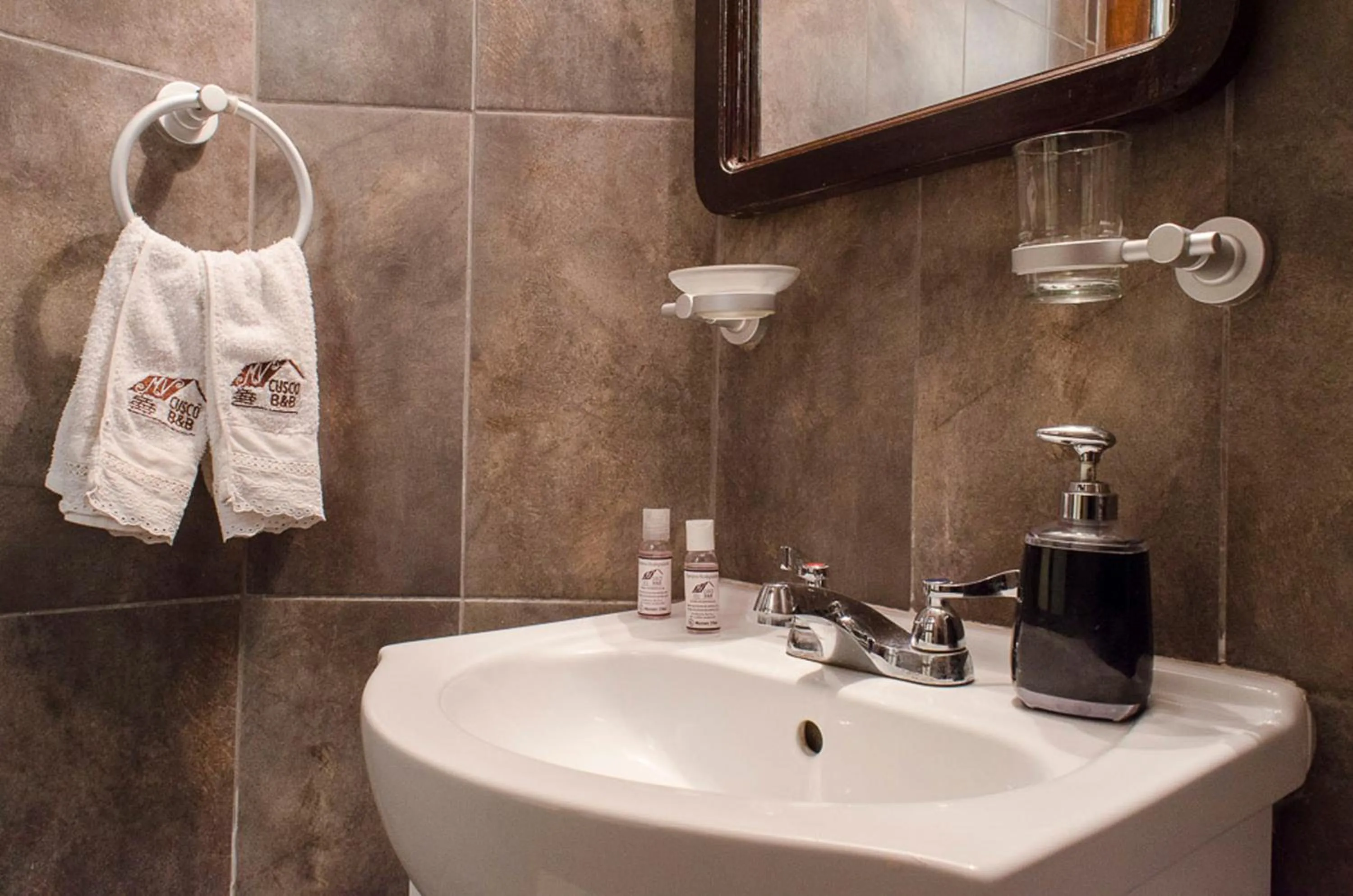 Bathroom in Cusco Bed and Breakfast