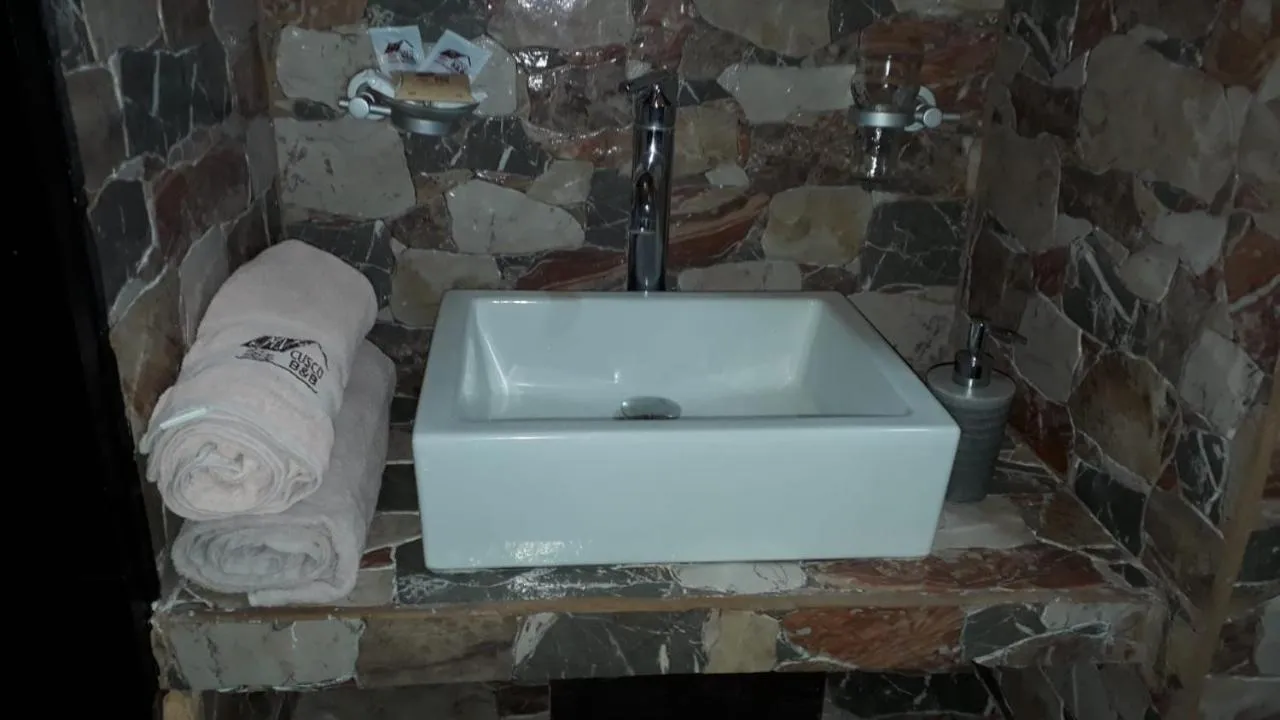 Bathroom in Cusco Bed and Breakfast