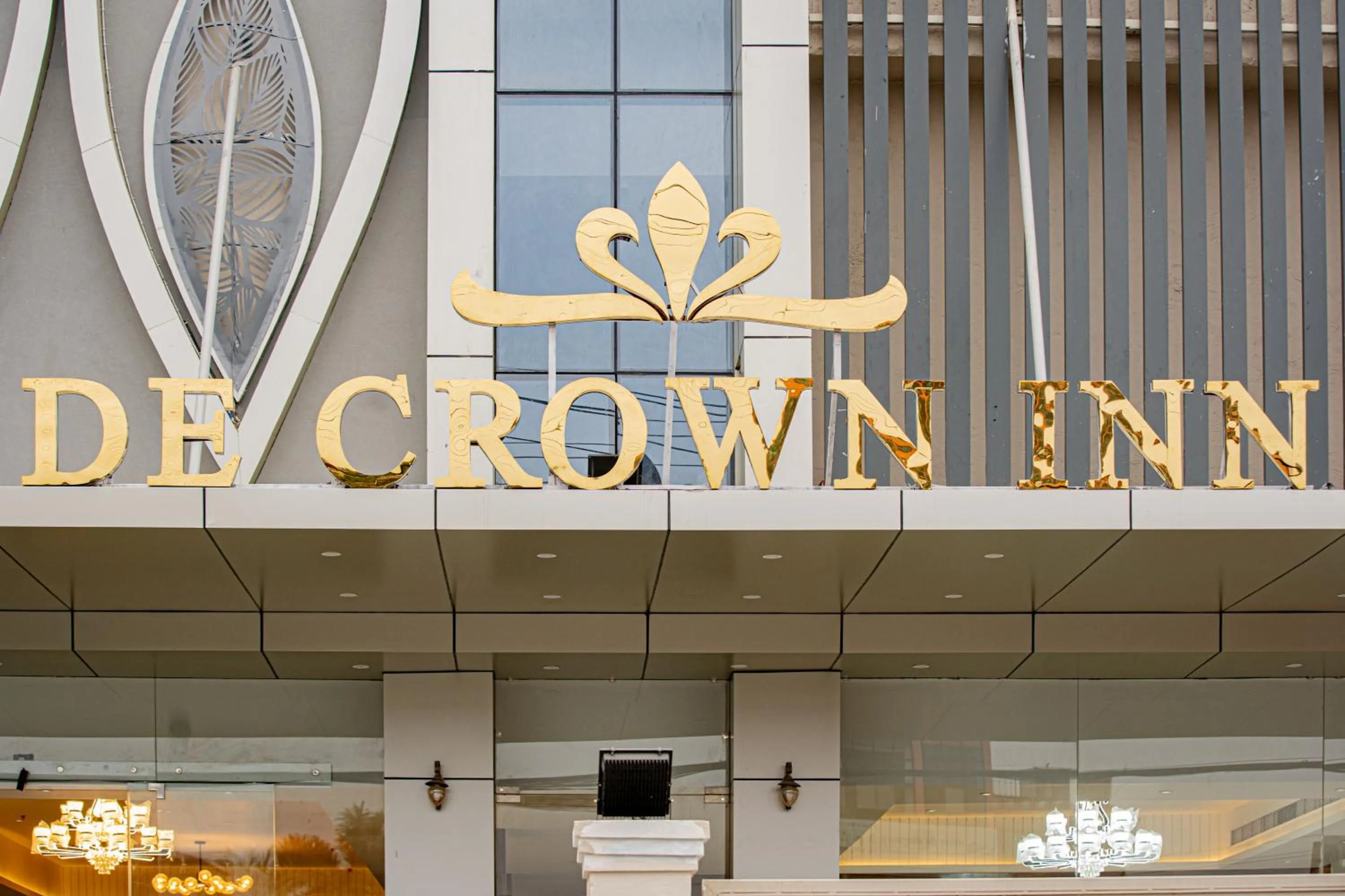 Property logo or sign in De Crown Inn