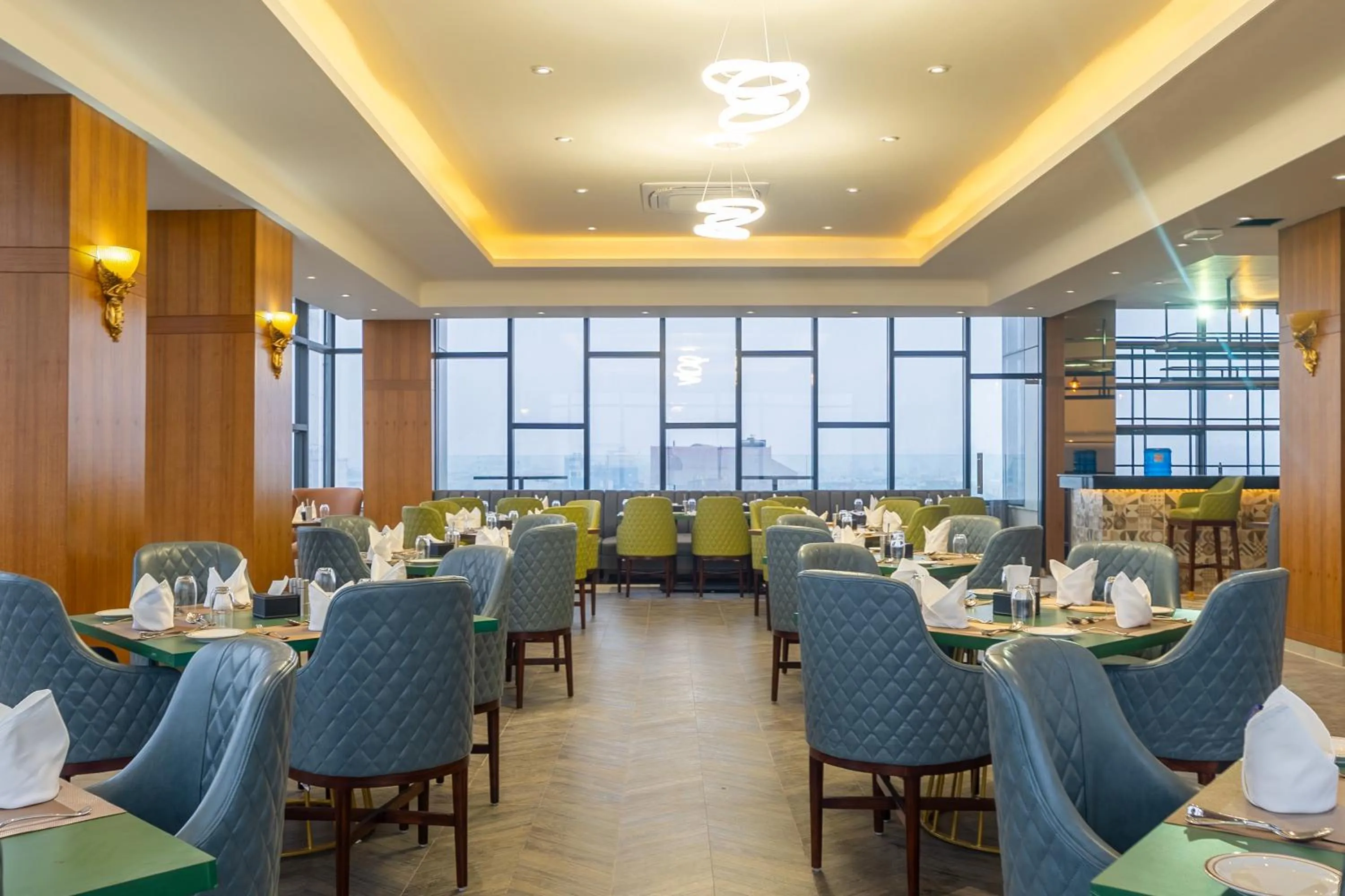 Restaurant/places to eat in De Crown Inn