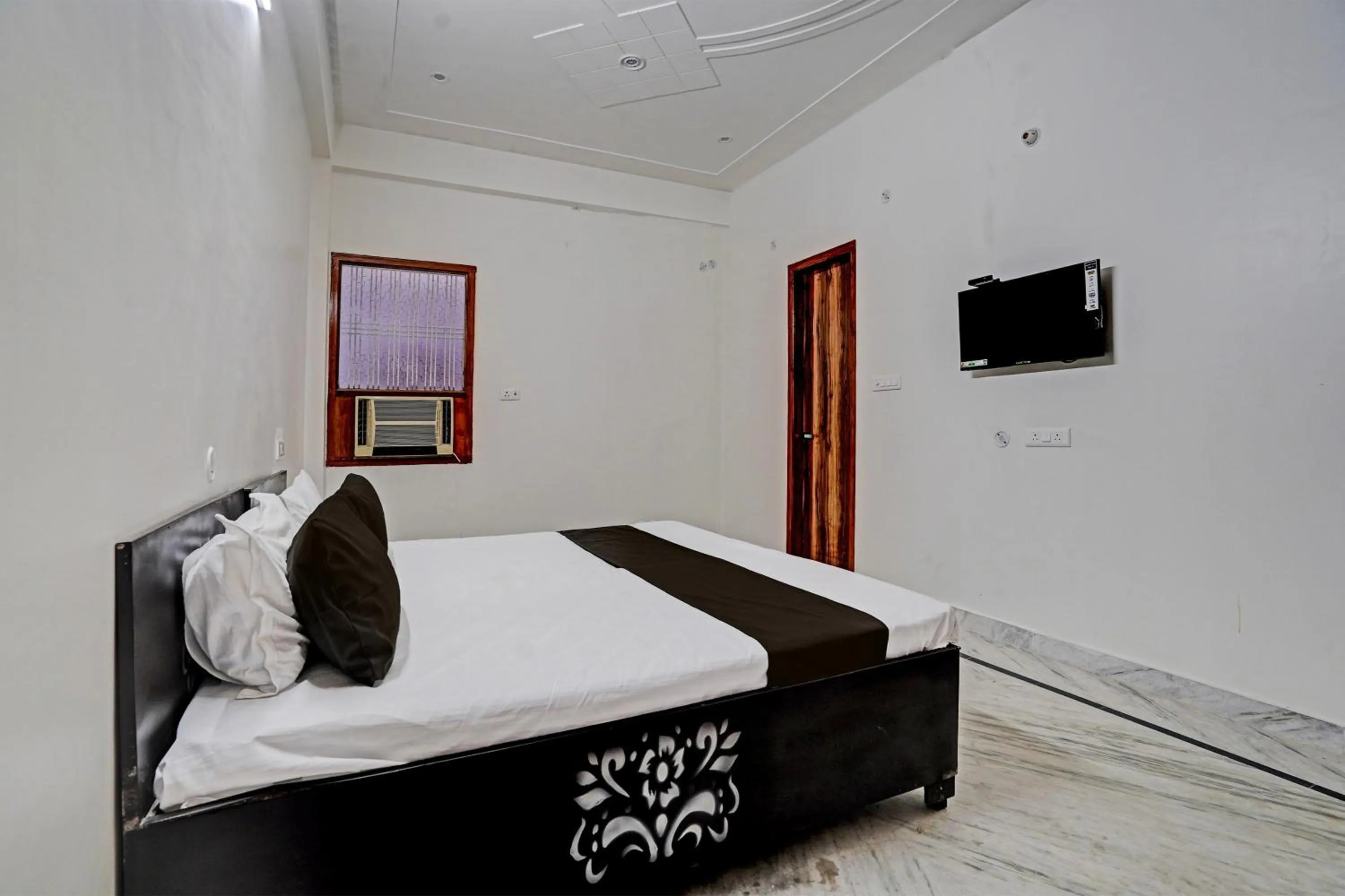 Bedroom, Bed in Hotel O Rudra Palace