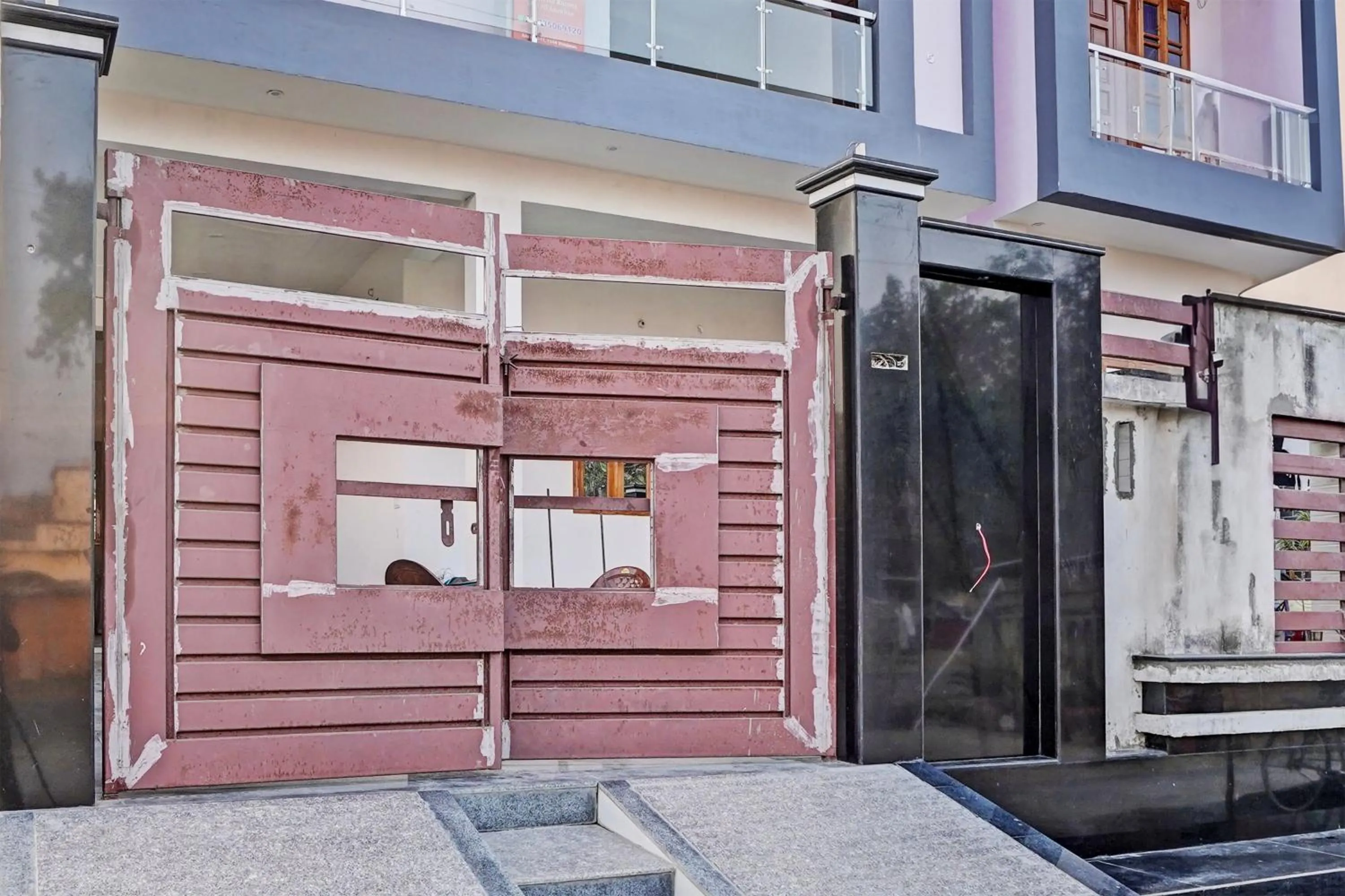 Facade/entrance in Hotel O Rudra Palace