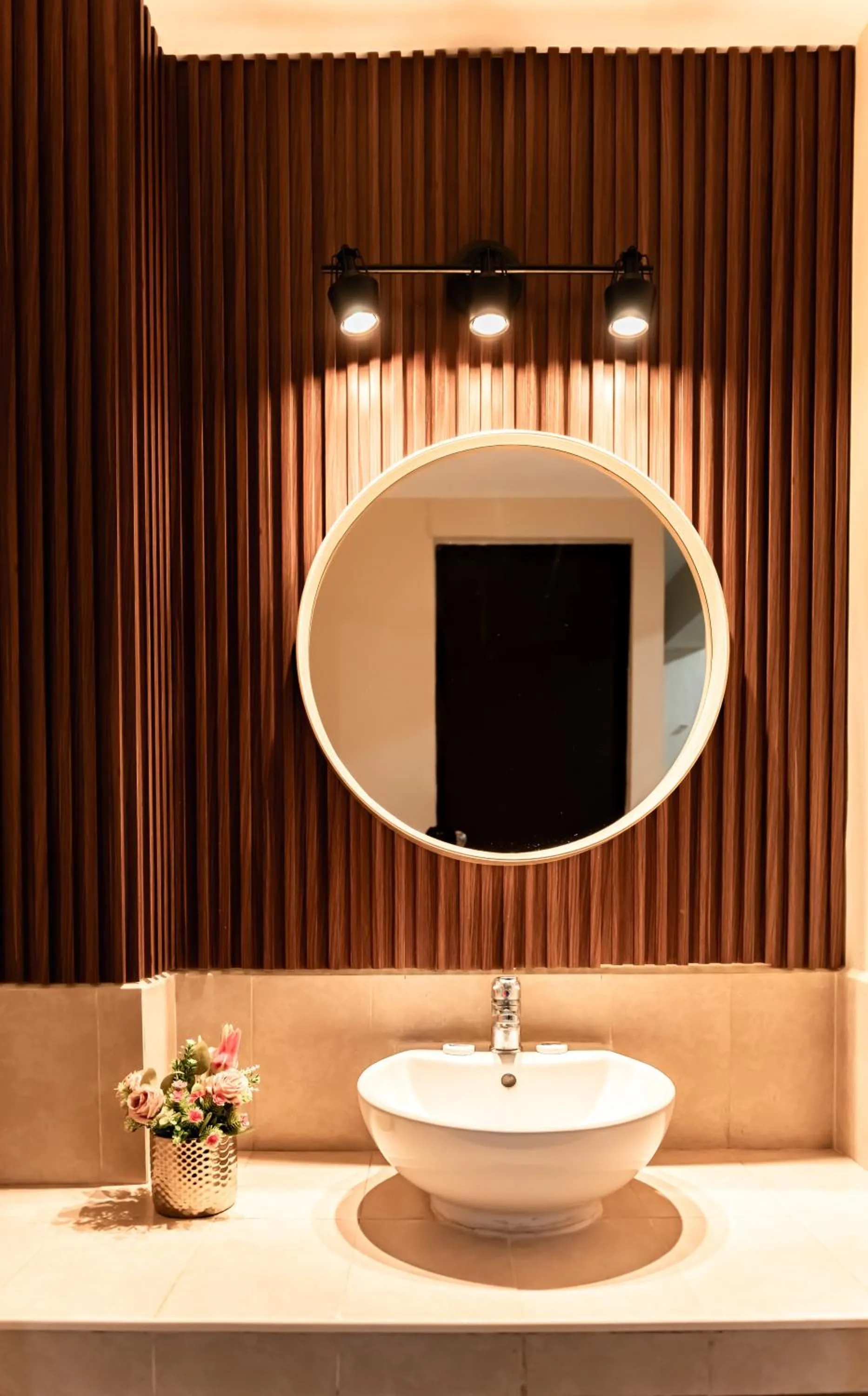 Bathroom in Hotel & Suites Domani