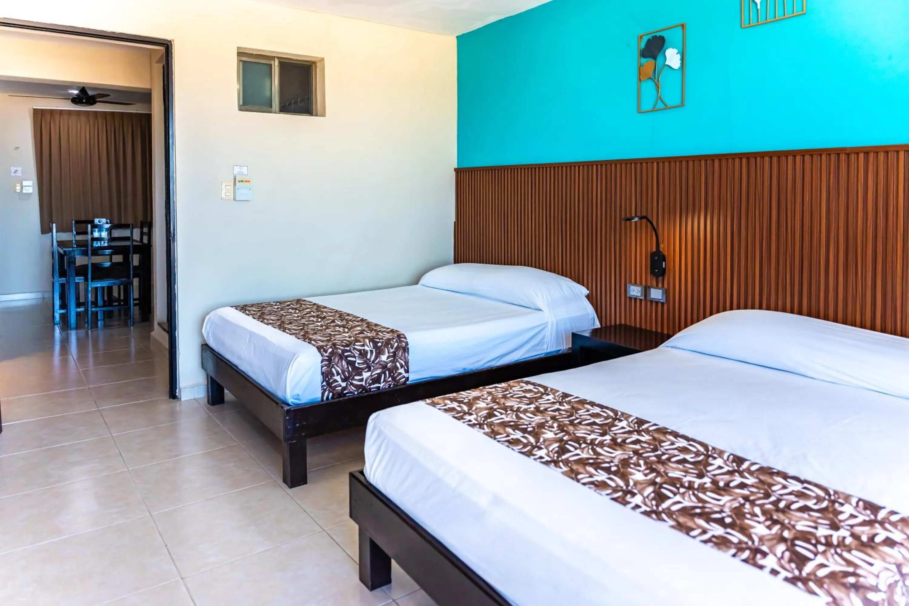 Bedroom, Bed in Hotel & Suites Domani