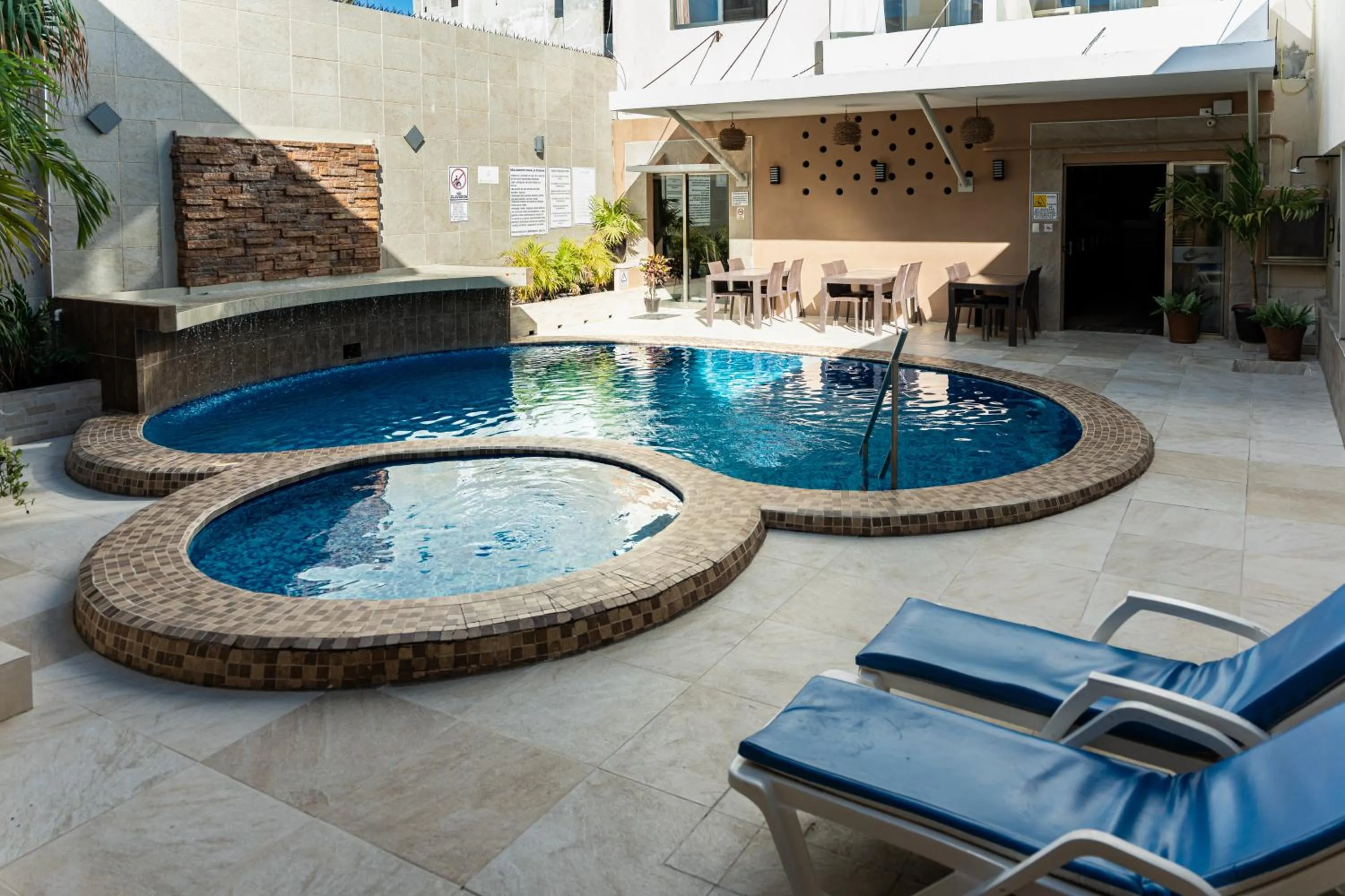 Swimming pool in Hotel & Suites Domani