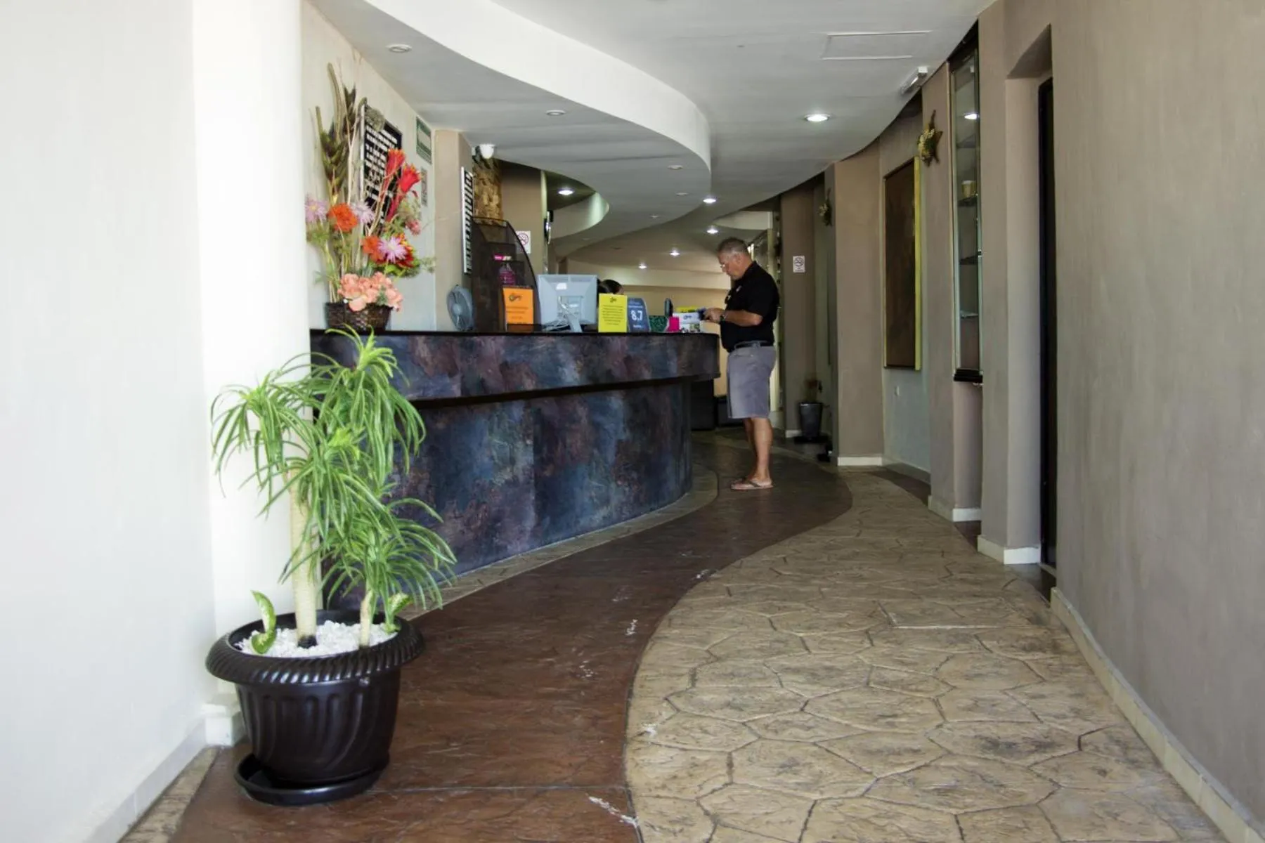 Hotel & Suites Domani