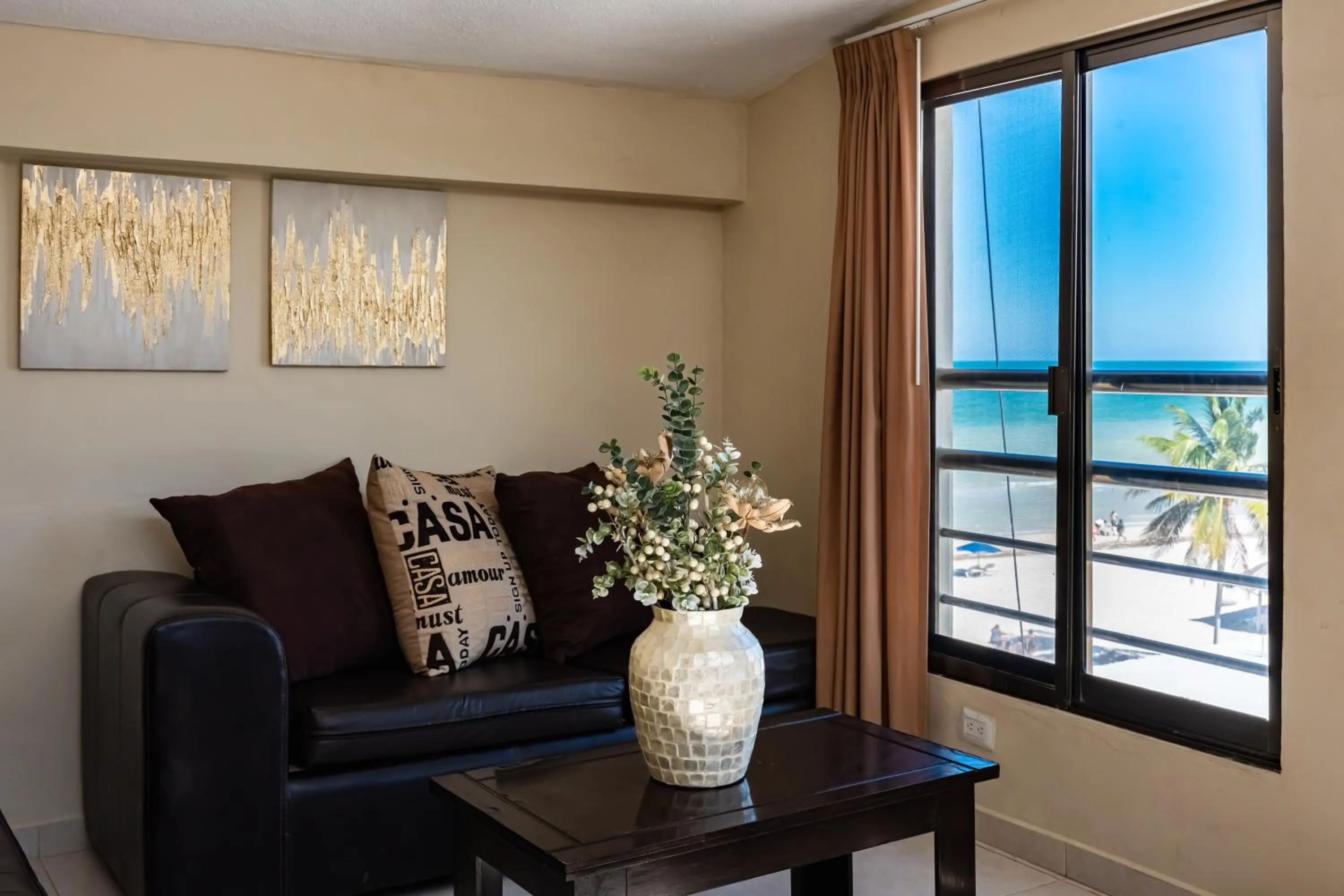 Living room in Hotel & Suites Domani