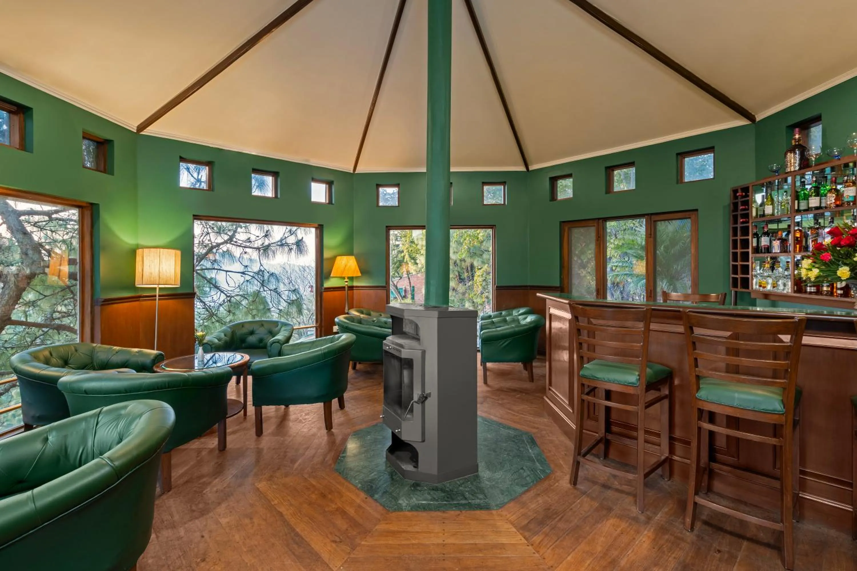 Lounge or bar in Baikunth Resort, Kasauli by Leisure Hotels