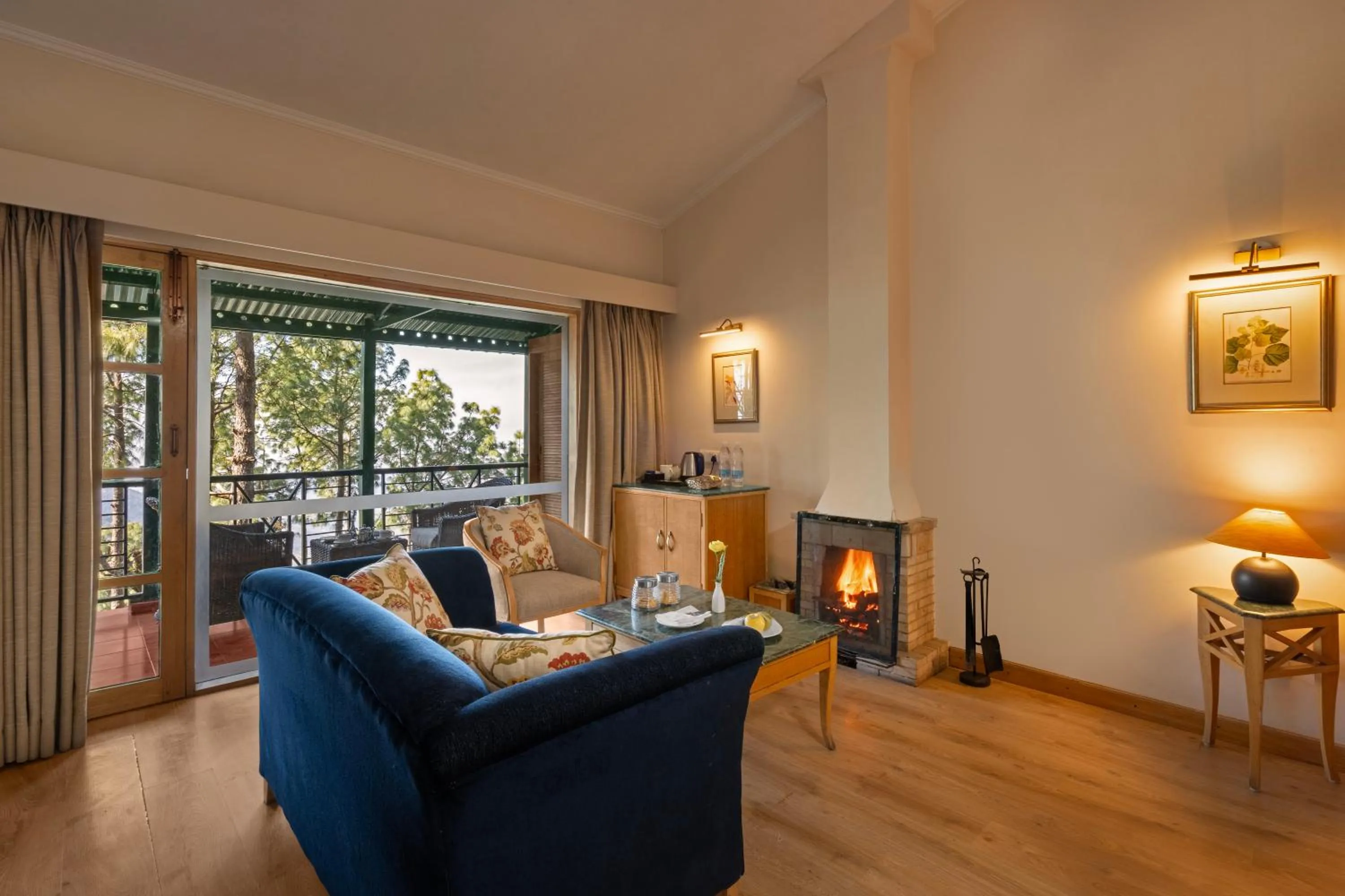 Seating area in Baikunth Resort, Kasauli by Leisure Hotels