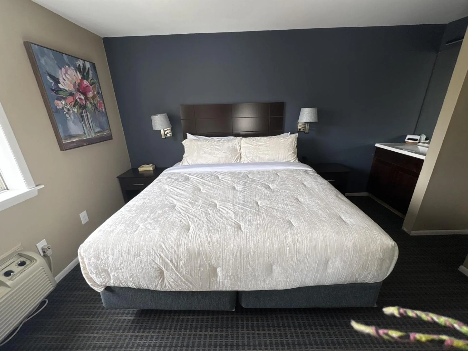 Bedroom in Mainstay Inn