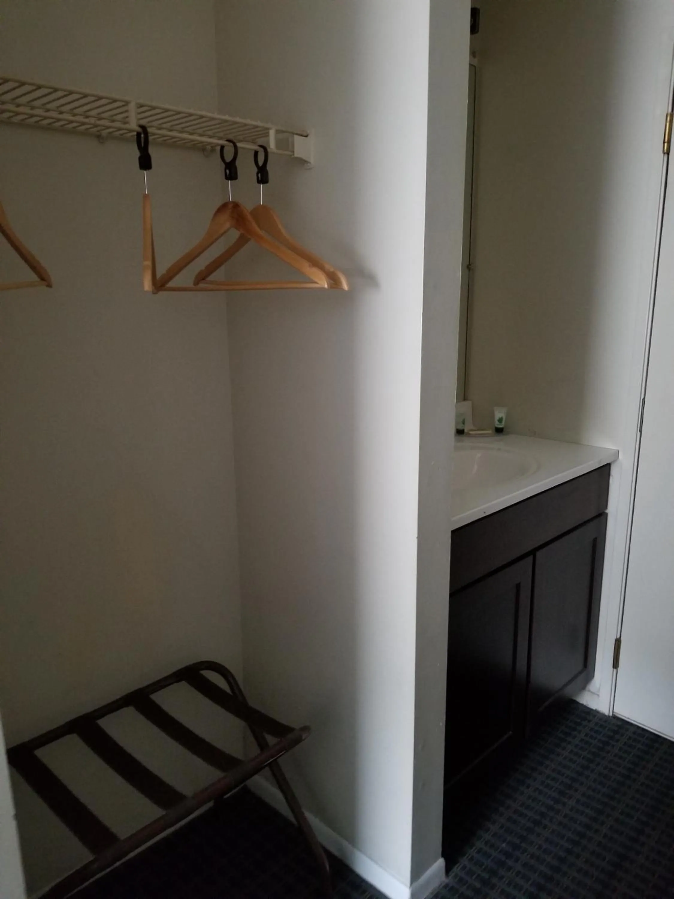 Bathroom in Mainstay Inn