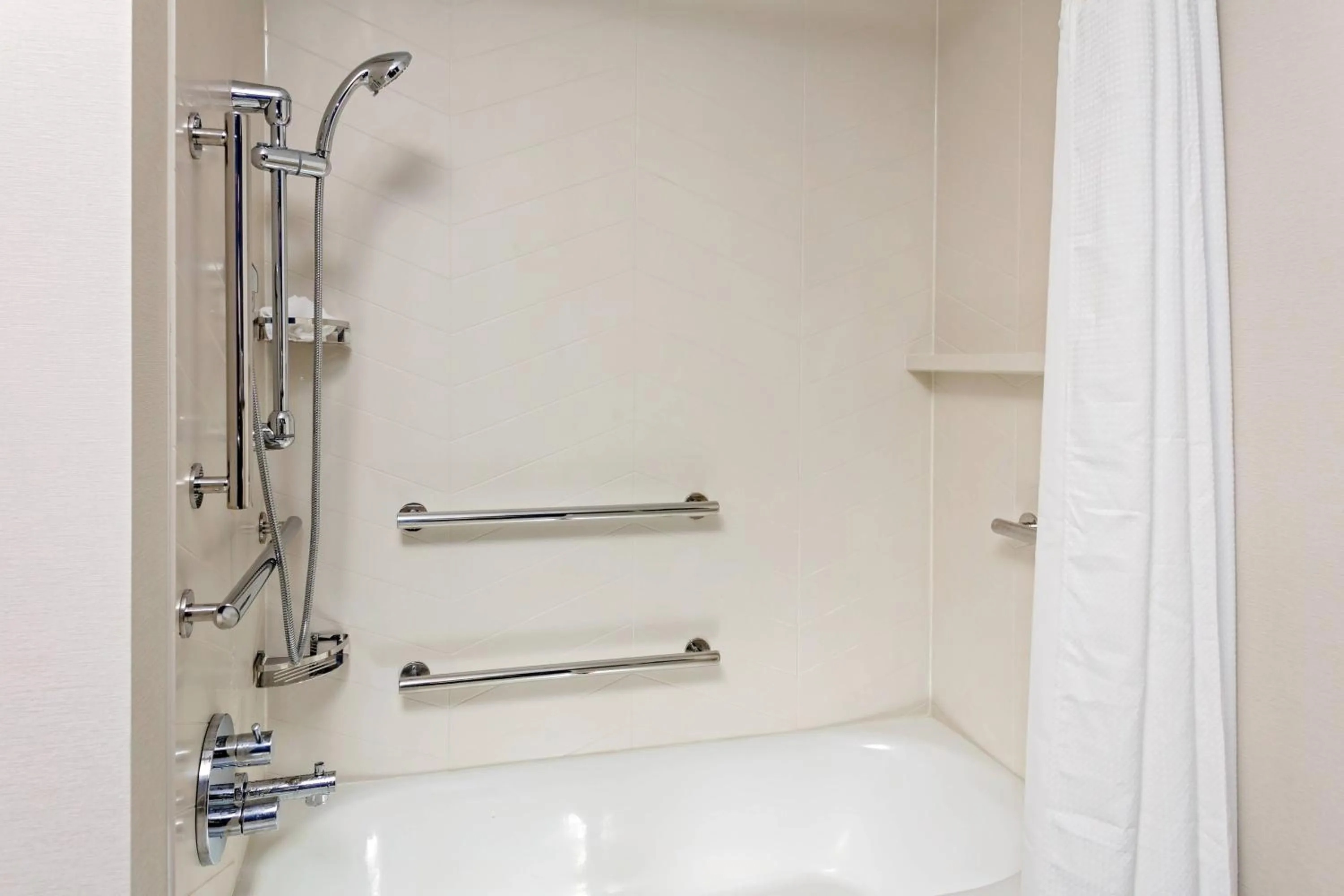 Bathroom in Fairfield by Marriott Port Clinton Waterfront