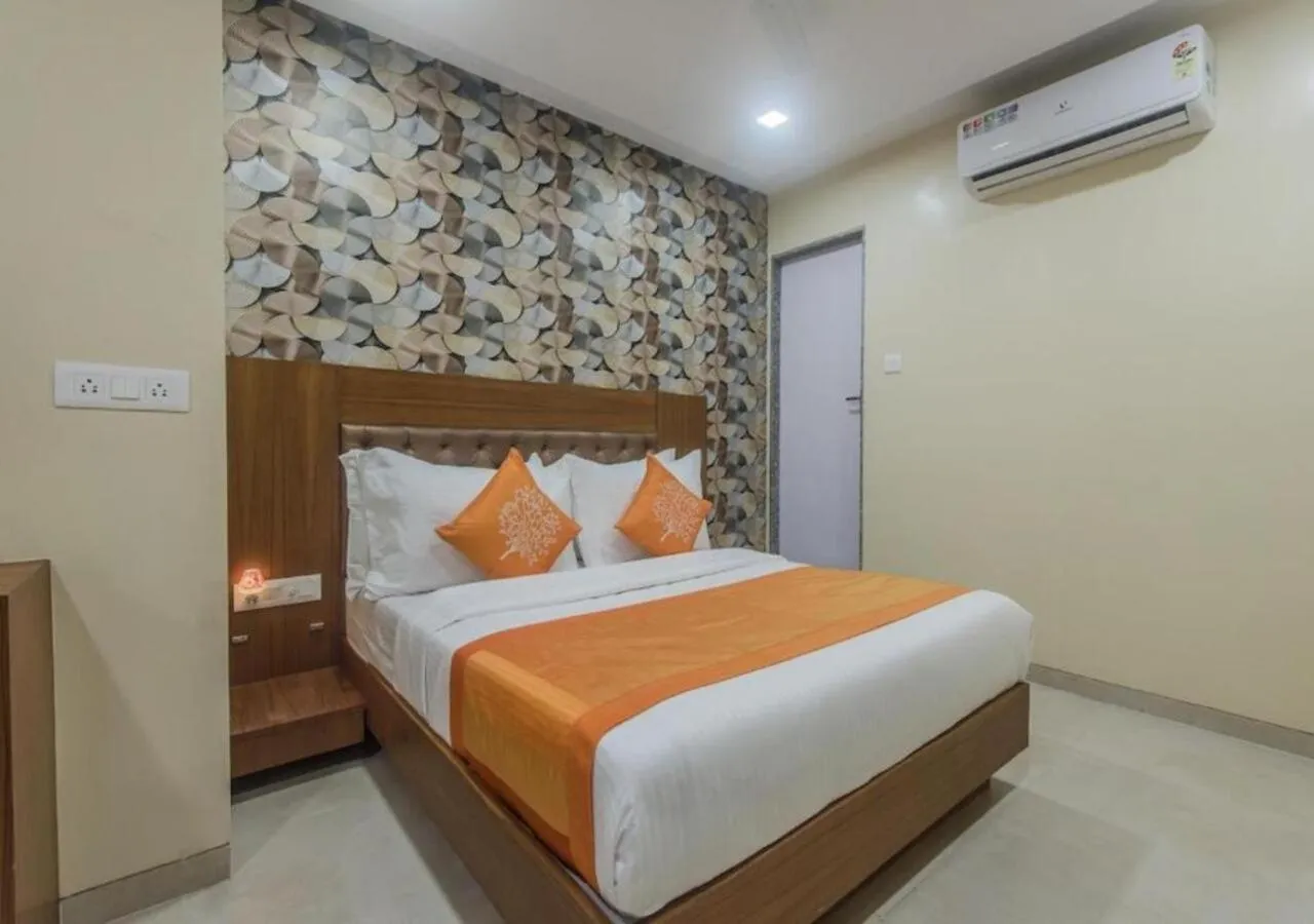 Bed in Hotel Arton Regency Near Terminal 2 Airport