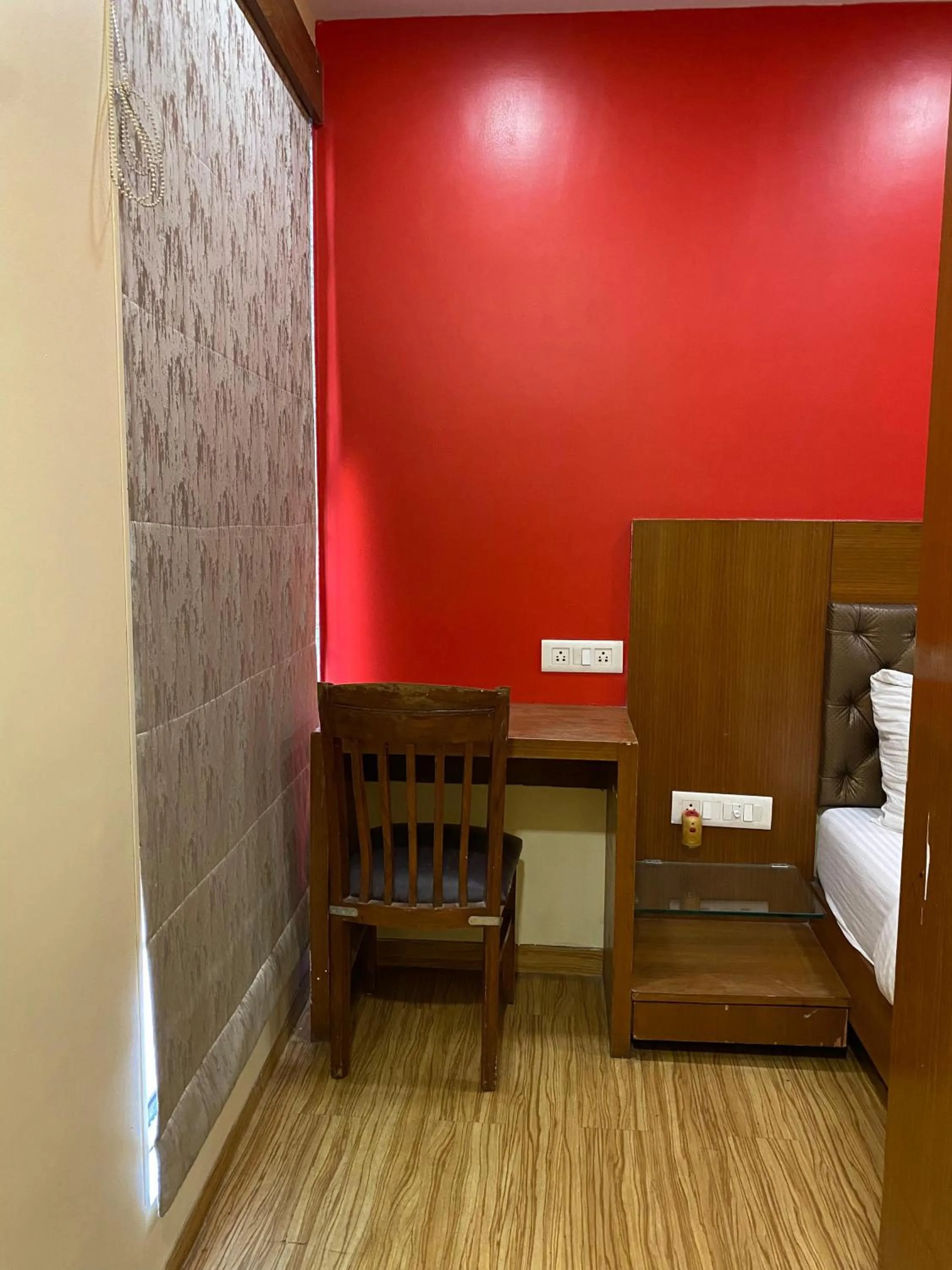 Living room, Bed in Hotel Arton Regency Near Terminal 2 Airport