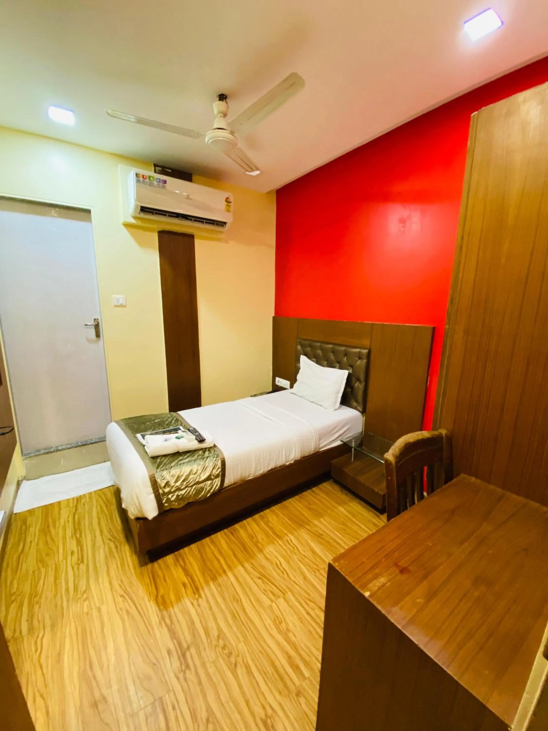 Bedroom, Bed in Hotel Arton Regency Near Terminal 2 Airport